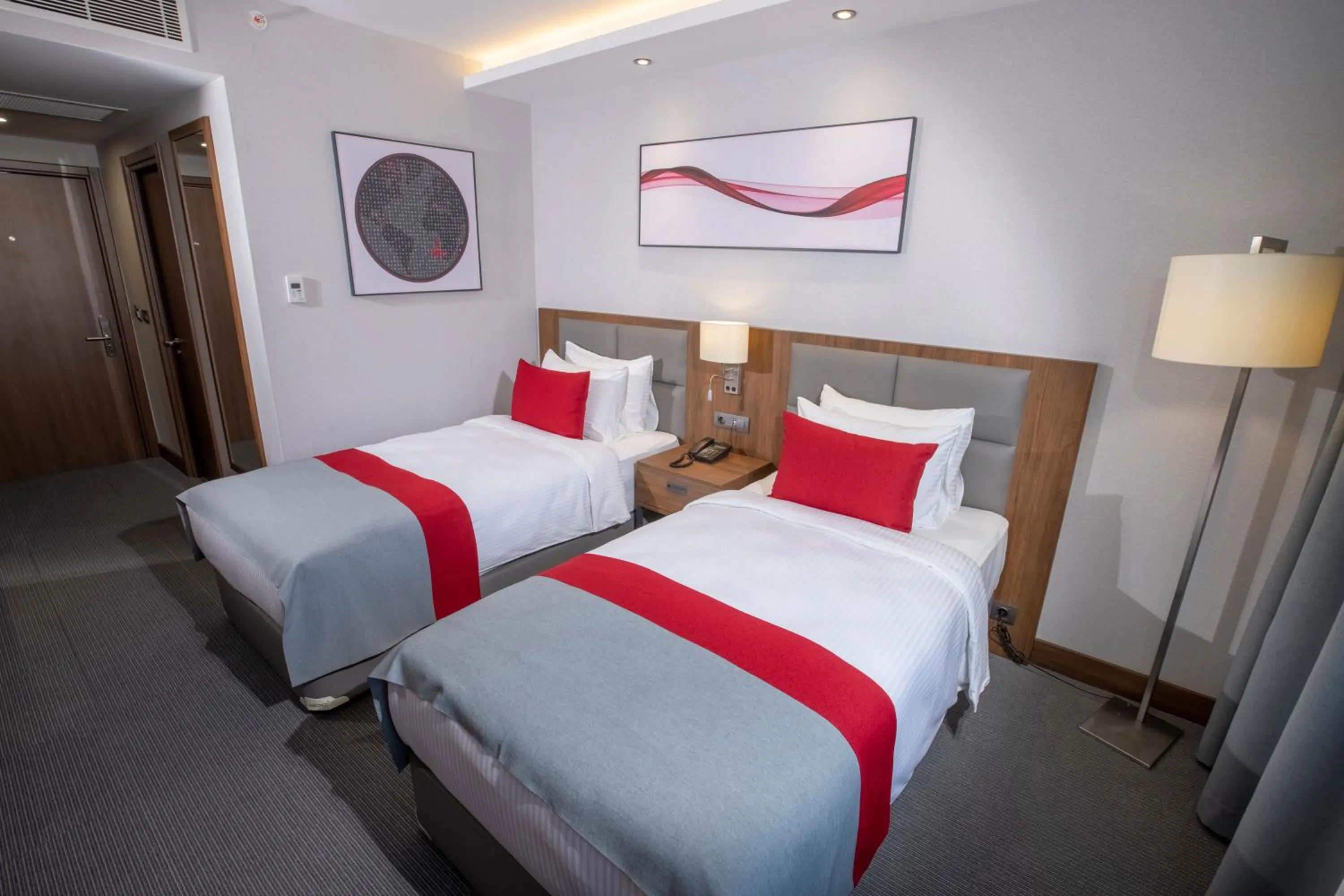 Photo of the whole room, Bed in Ramada by Wyndham Izmir Aliaga