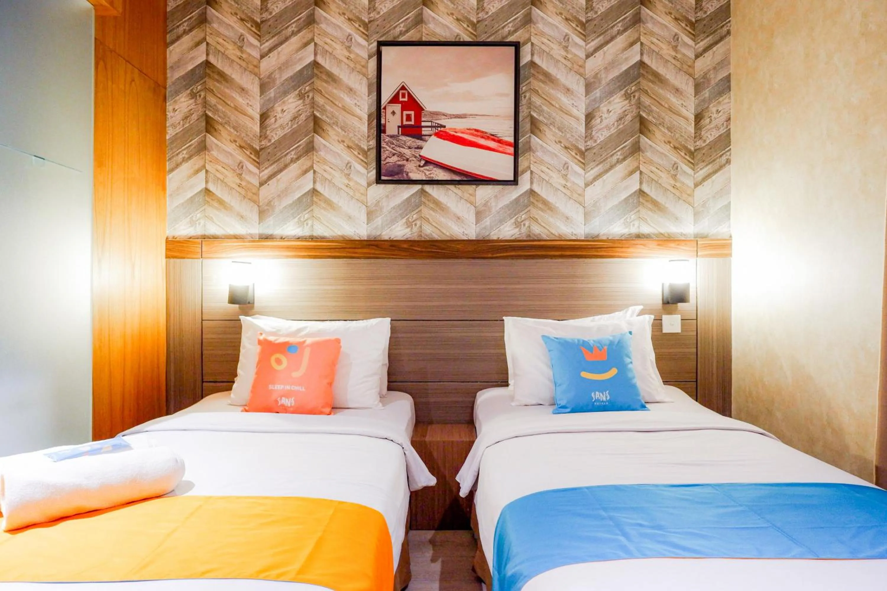 Bedroom, Bed in Sans Hotel Ekkon Yogyakarta by Reddoorz