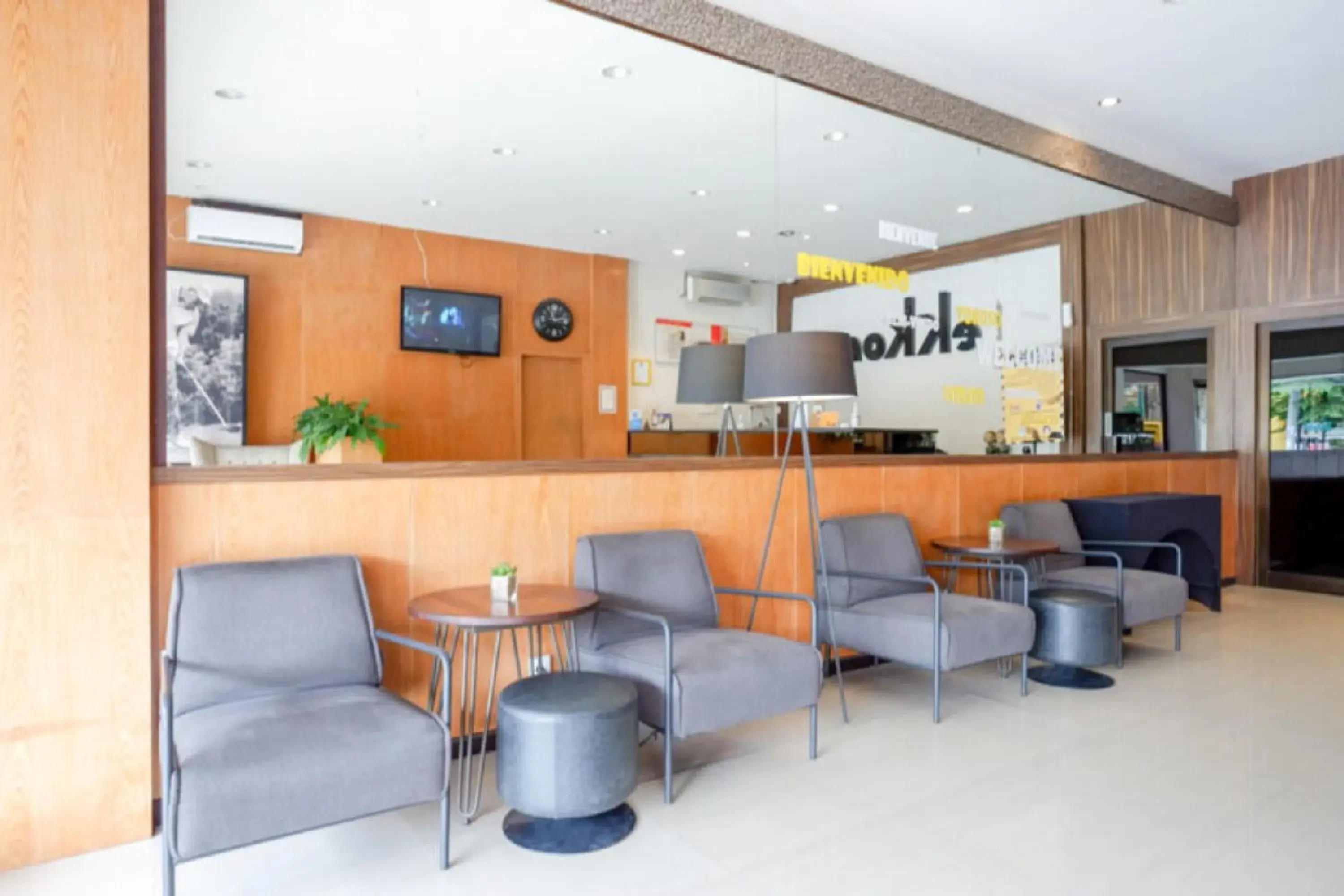 Sans Hotel Ekkon Yogyakarta by Reddoorz Sans Hotel Ekkon Yogyakarta by Reddoorz