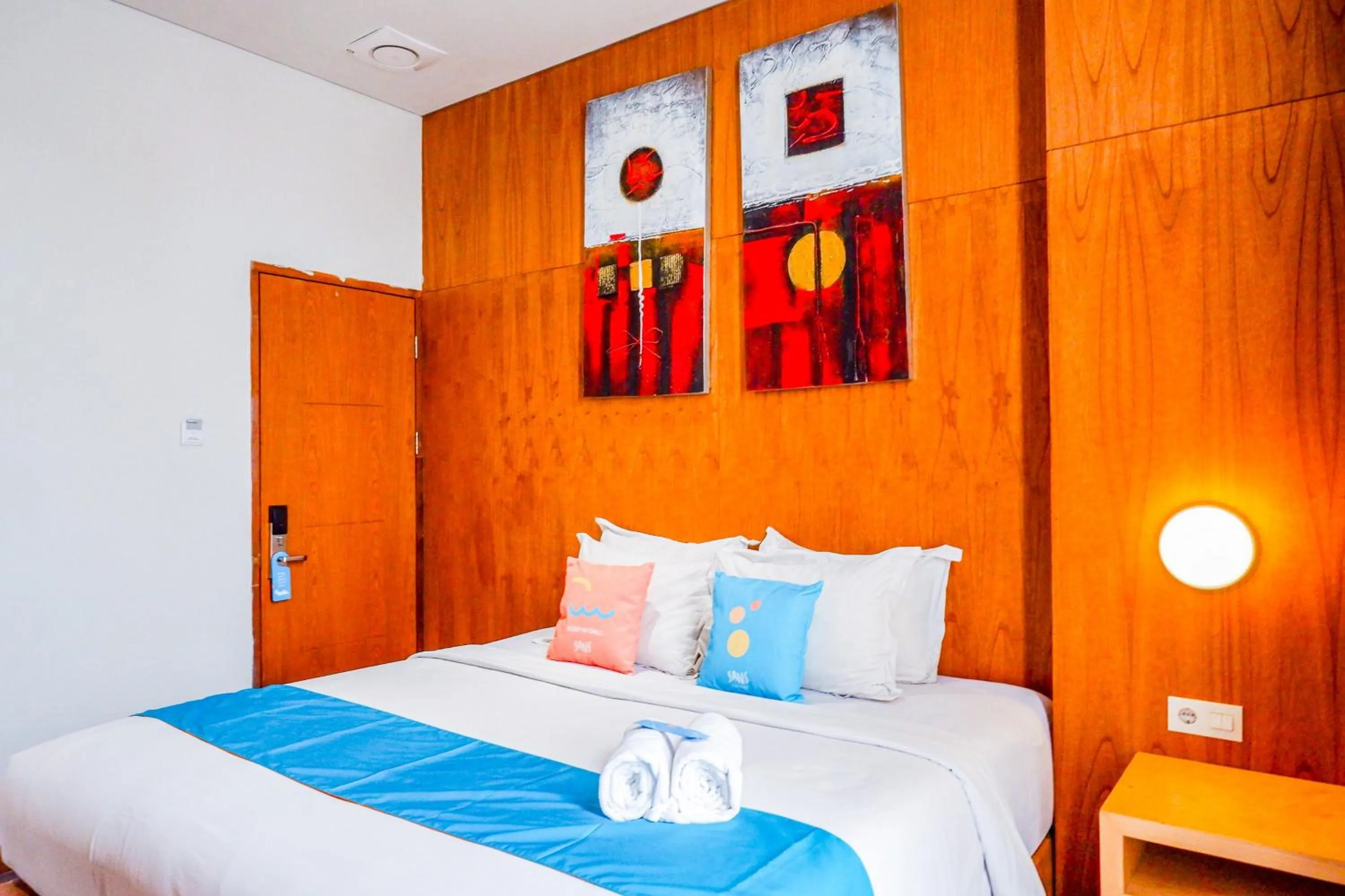 Bedroom, Bed in Sans Hotel Ekkon Yogyakarta by Reddoorz