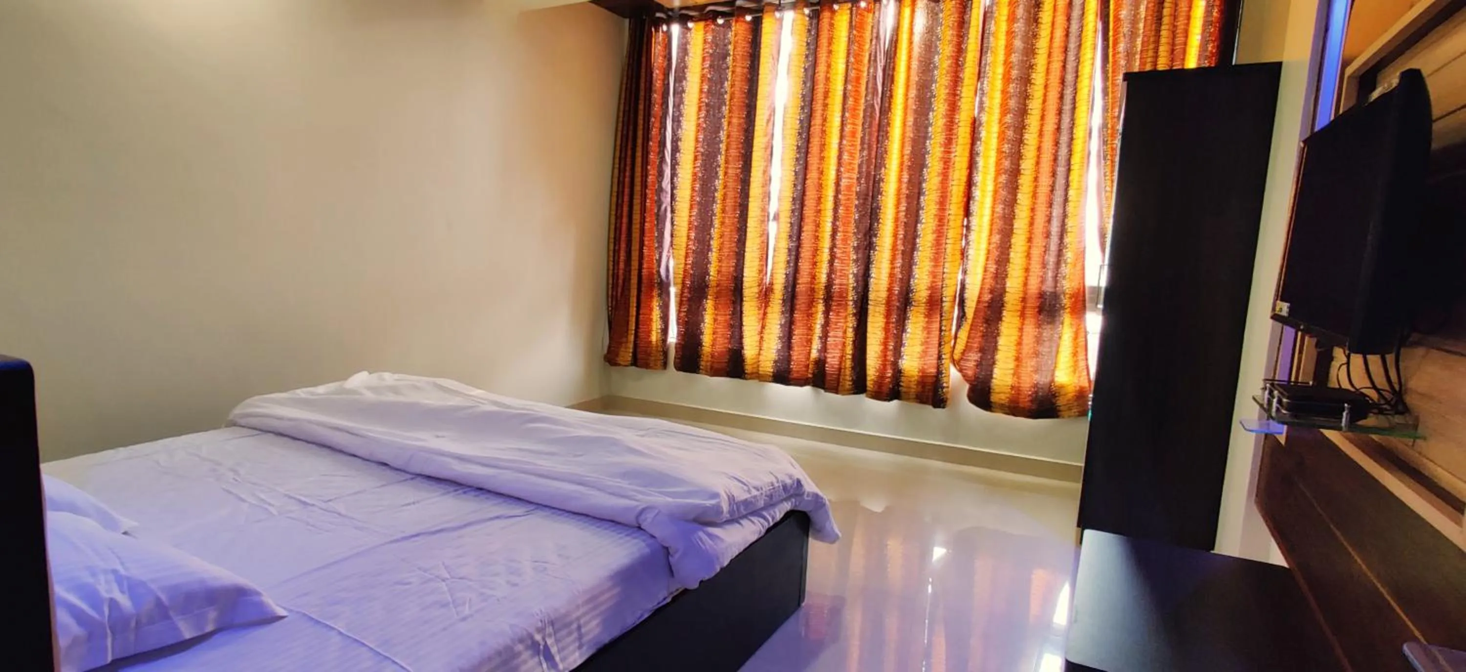 Bed in Happy Days Diveagar