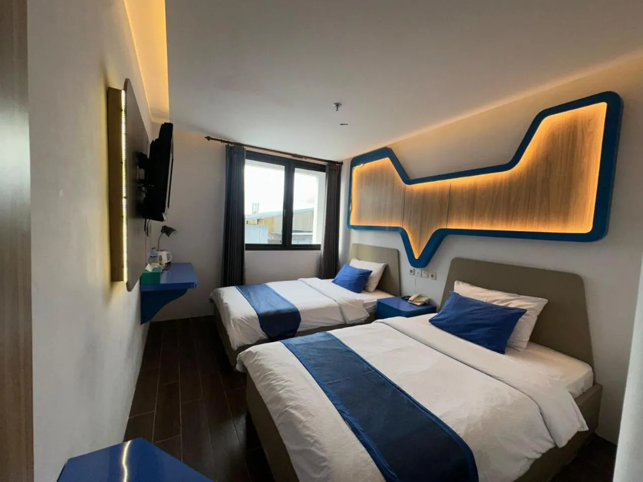 Bed in Golden Palace Hotel