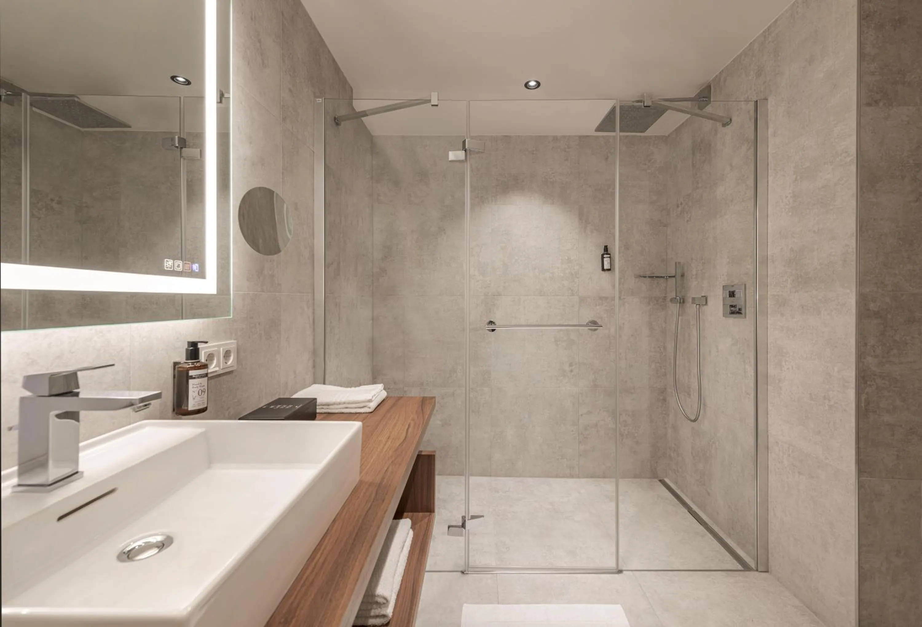 Bathroom in Hotel Schwarzer Adler Innsbruck