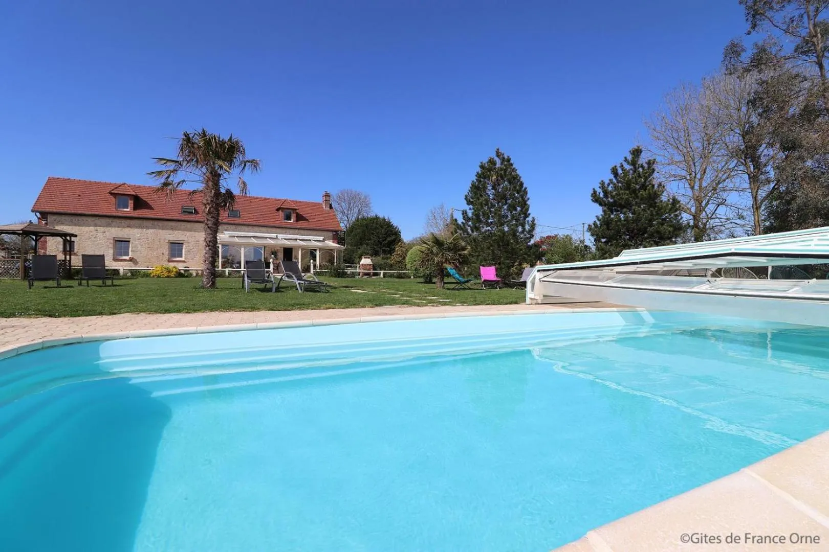 Swimming pool in Domaine du clos henri