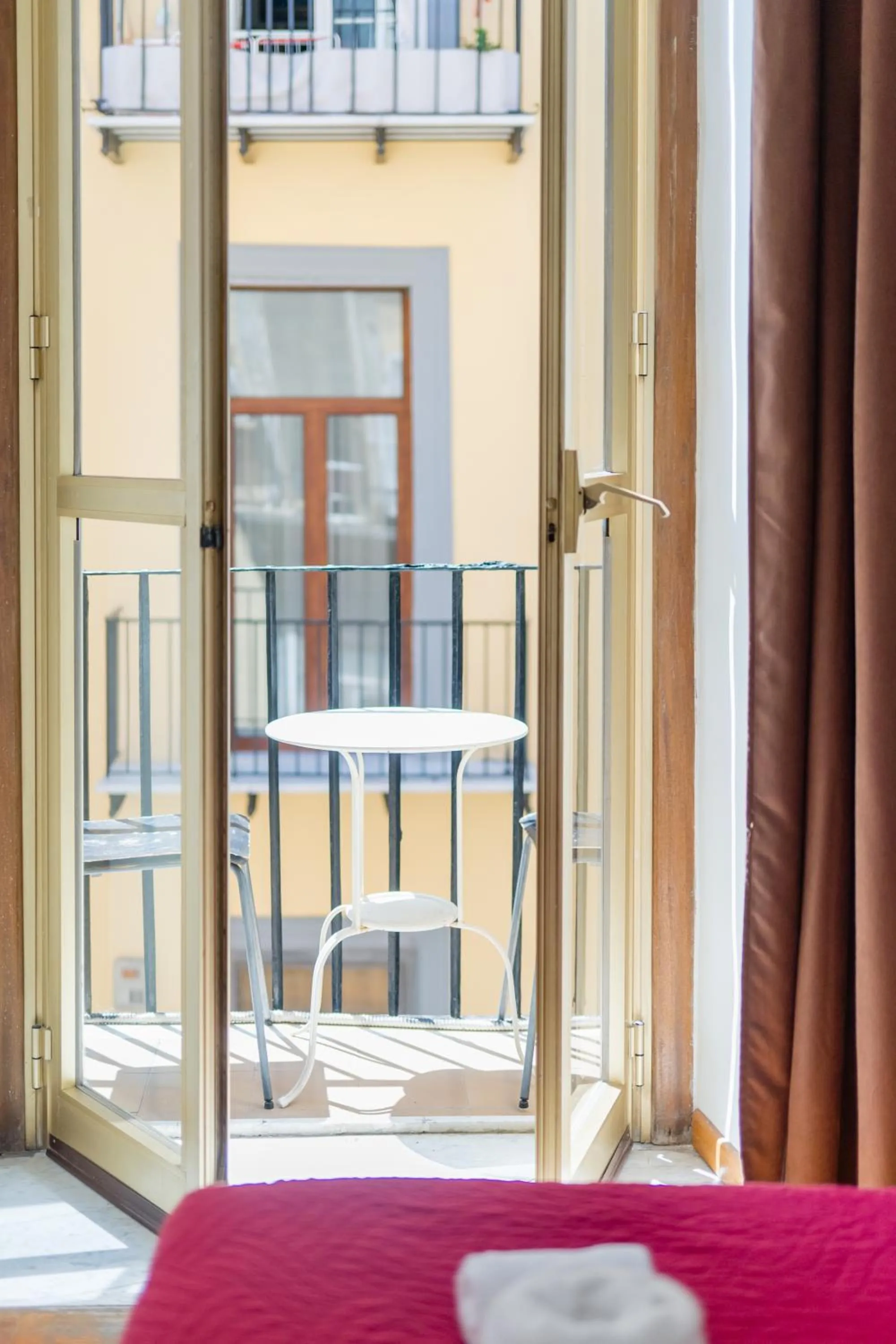 Bed in Inside Chiaia Rooms