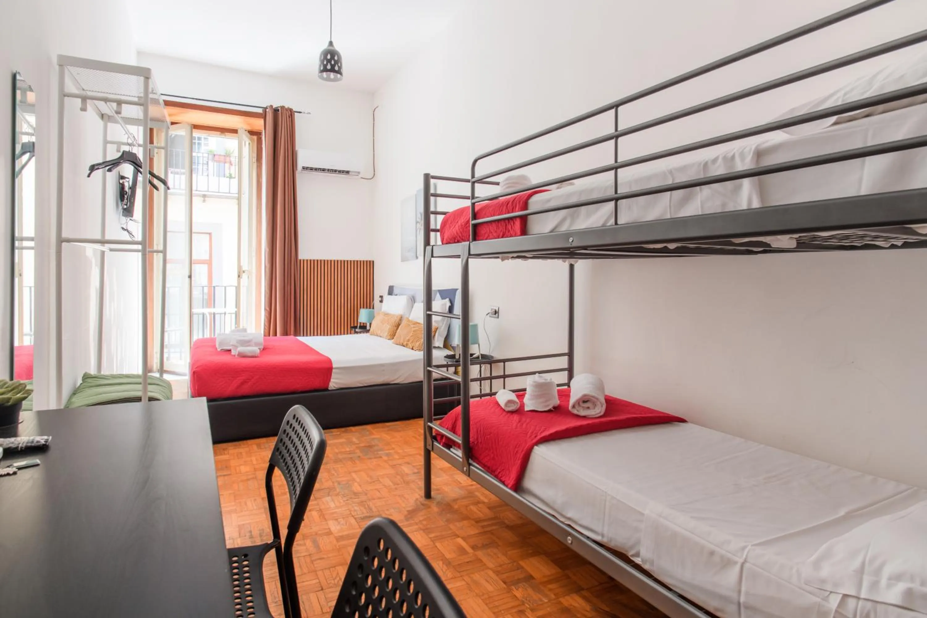 Bed in Inside Chiaia Rooms