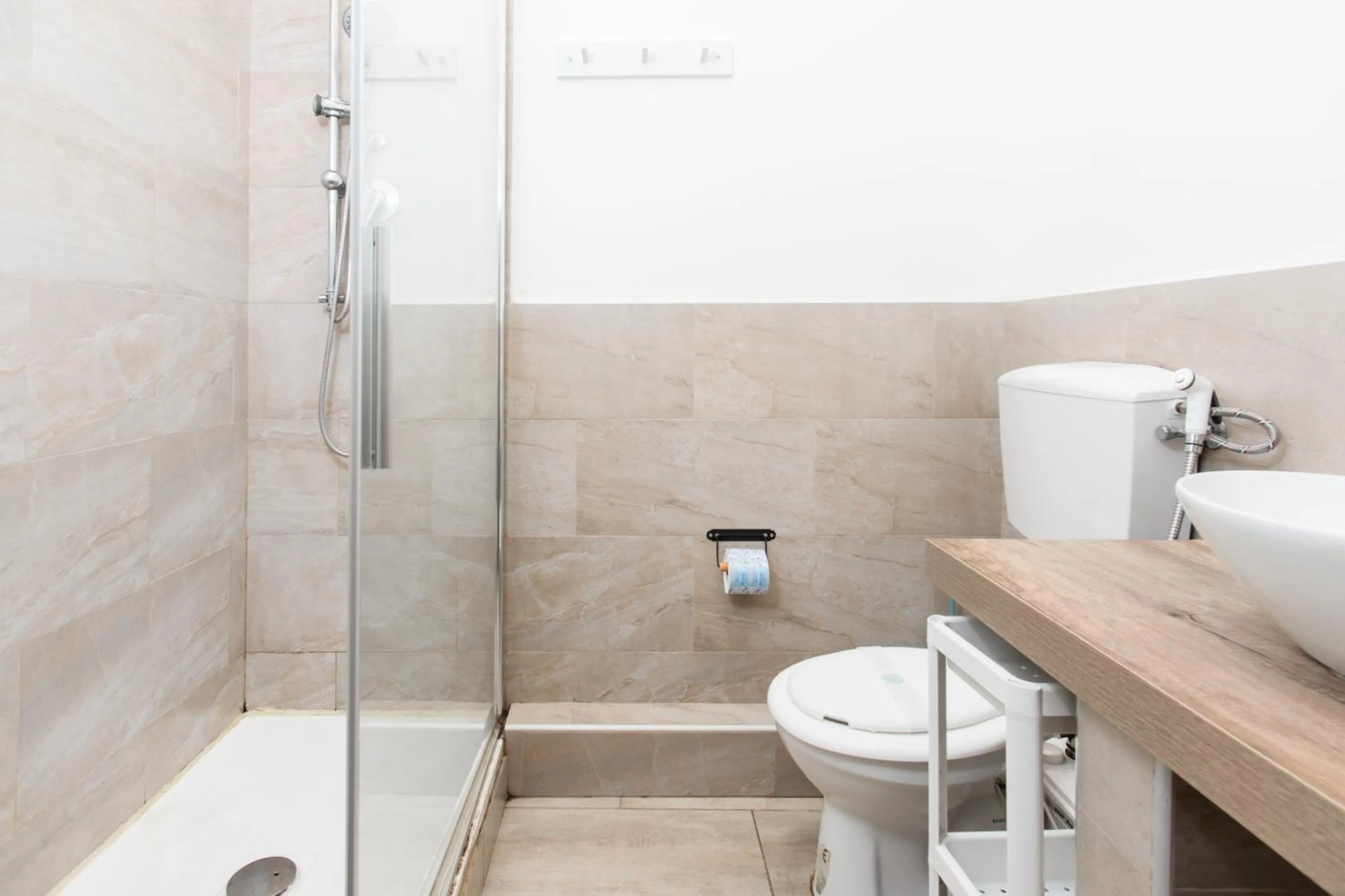 Shower in Inside Chiaia Rooms