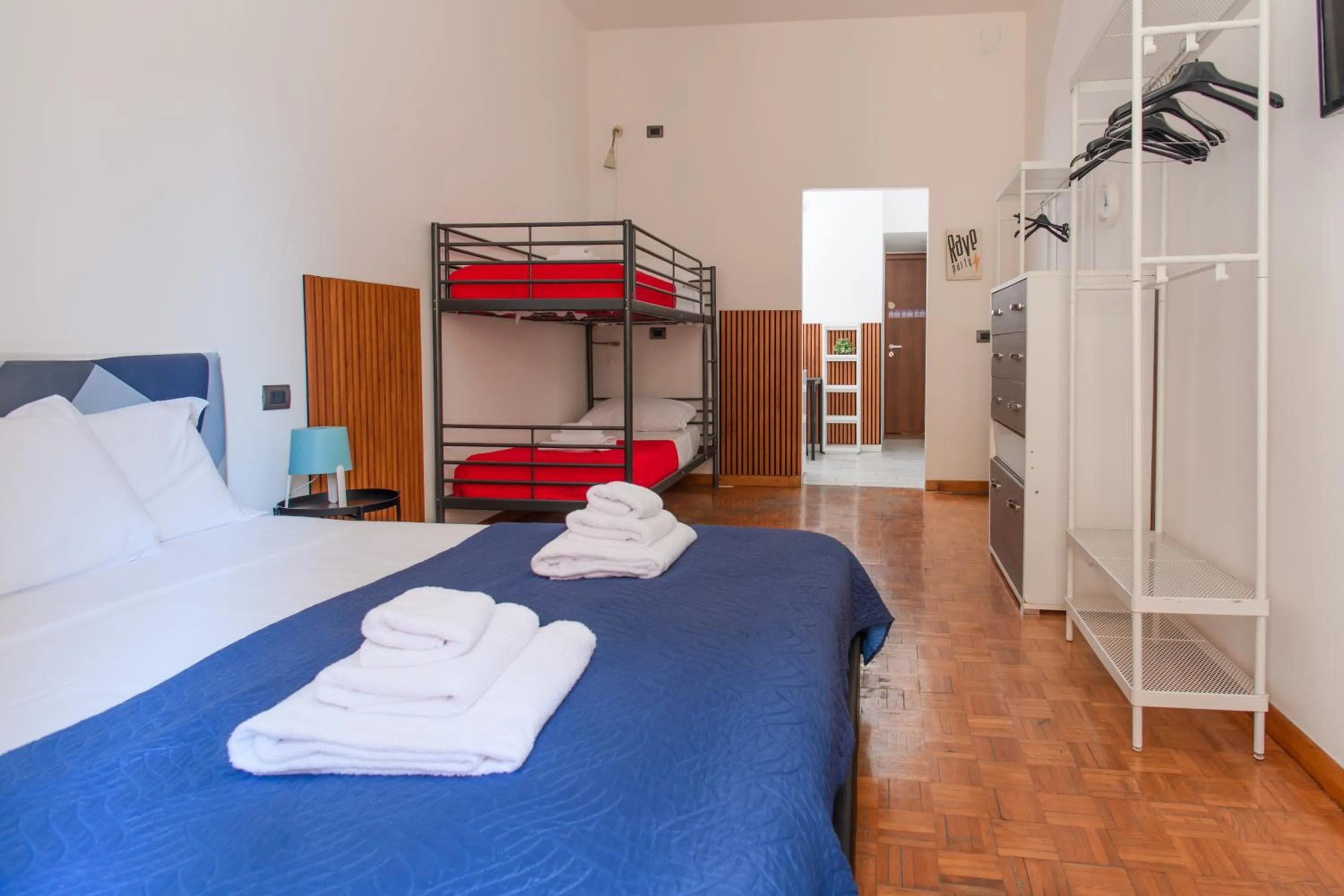 Bed in Inside Chiaia Rooms