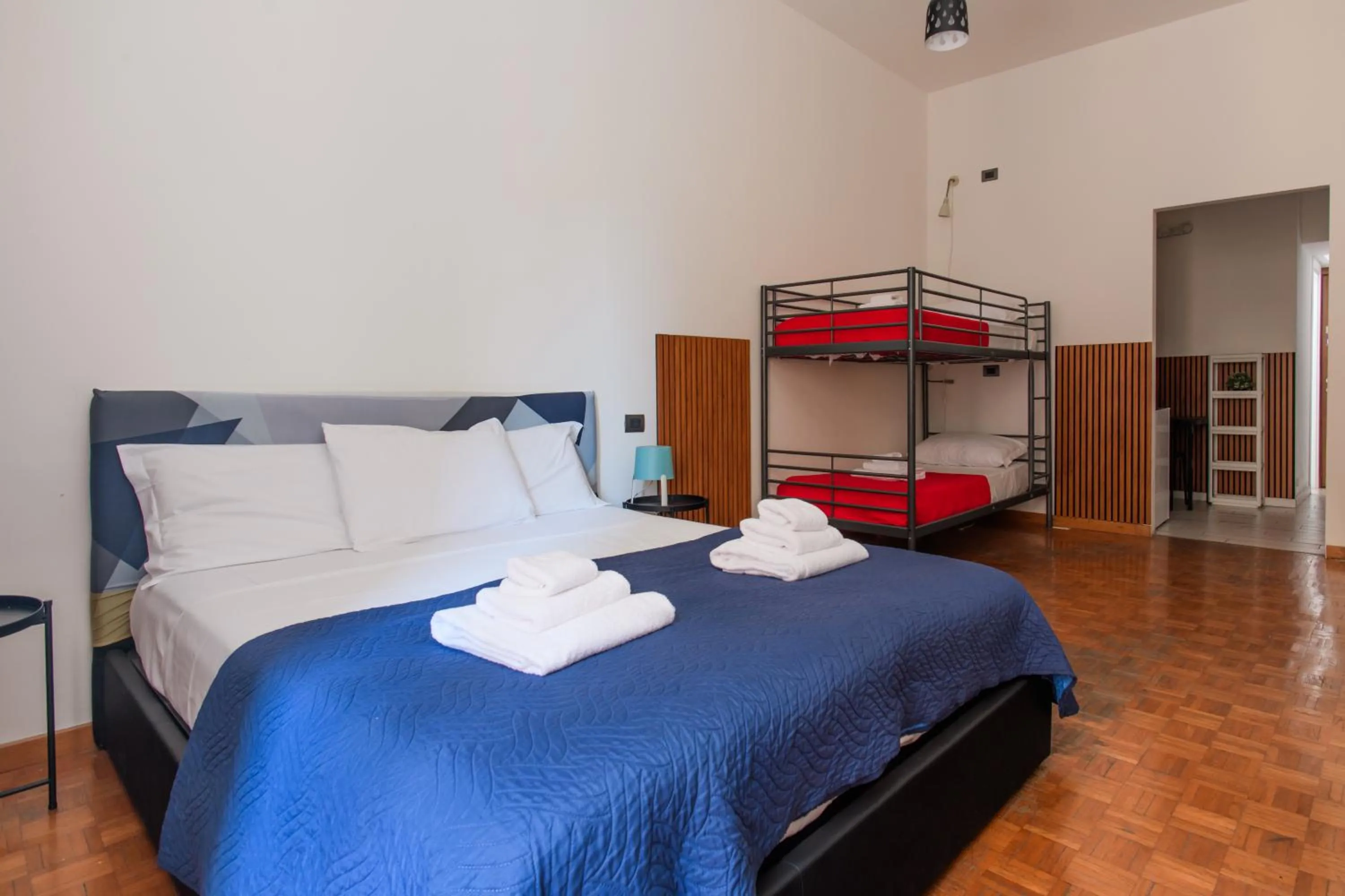 Bed in Inside Chiaia Rooms