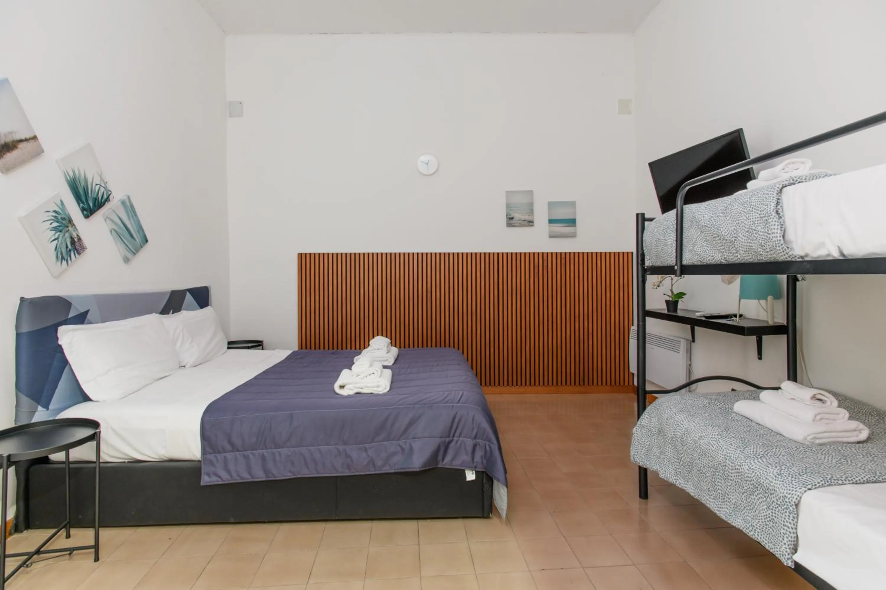 Bed in Inside Chiaia Rooms