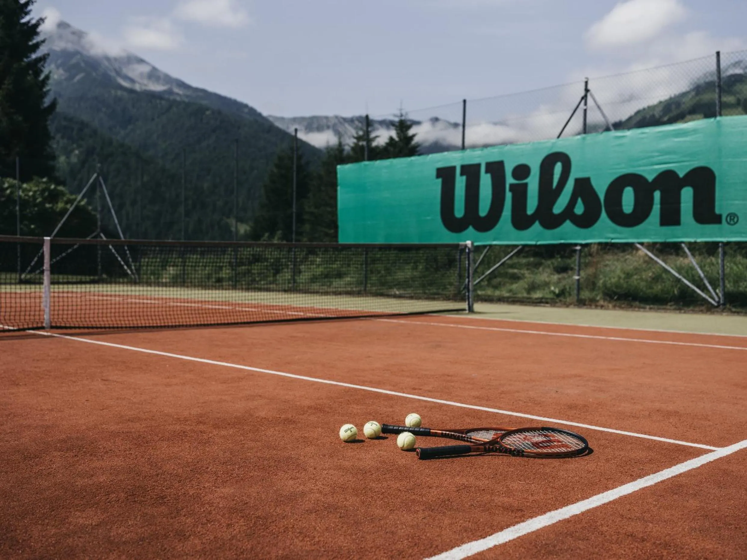 Tennis court in VAYA Achensee