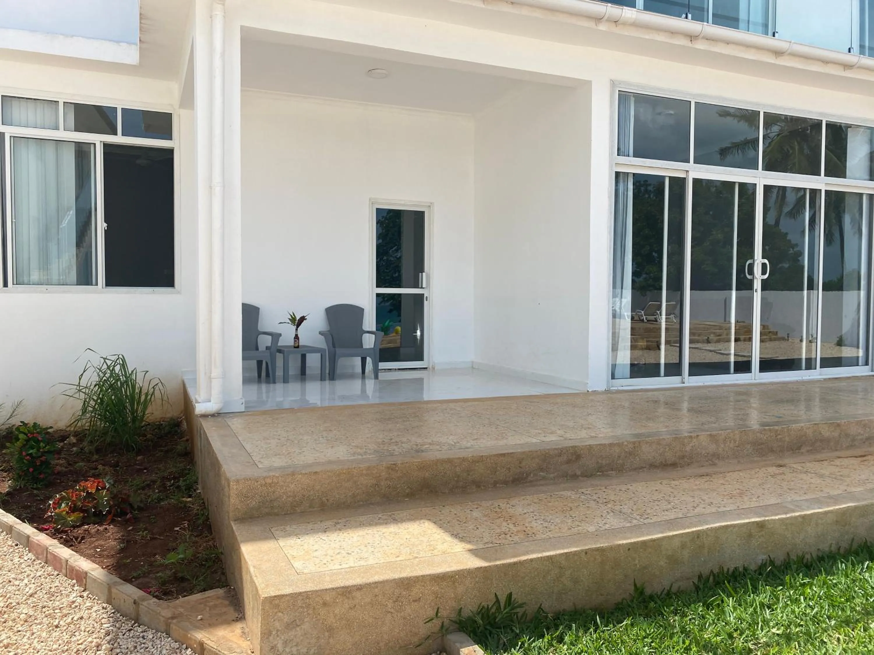 Calamari Beach Resort