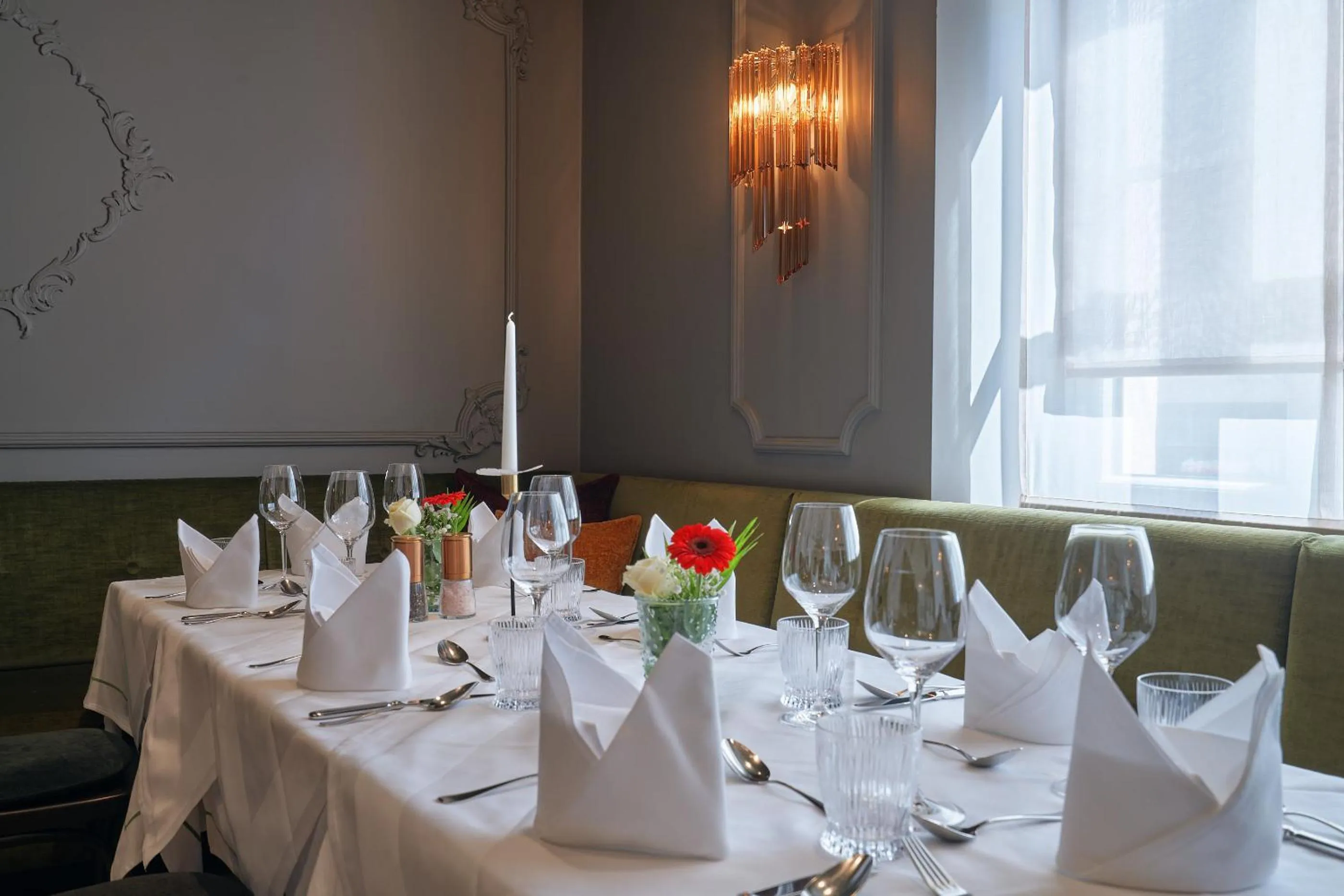 Restaurant/places to eat in Hotel Sailer