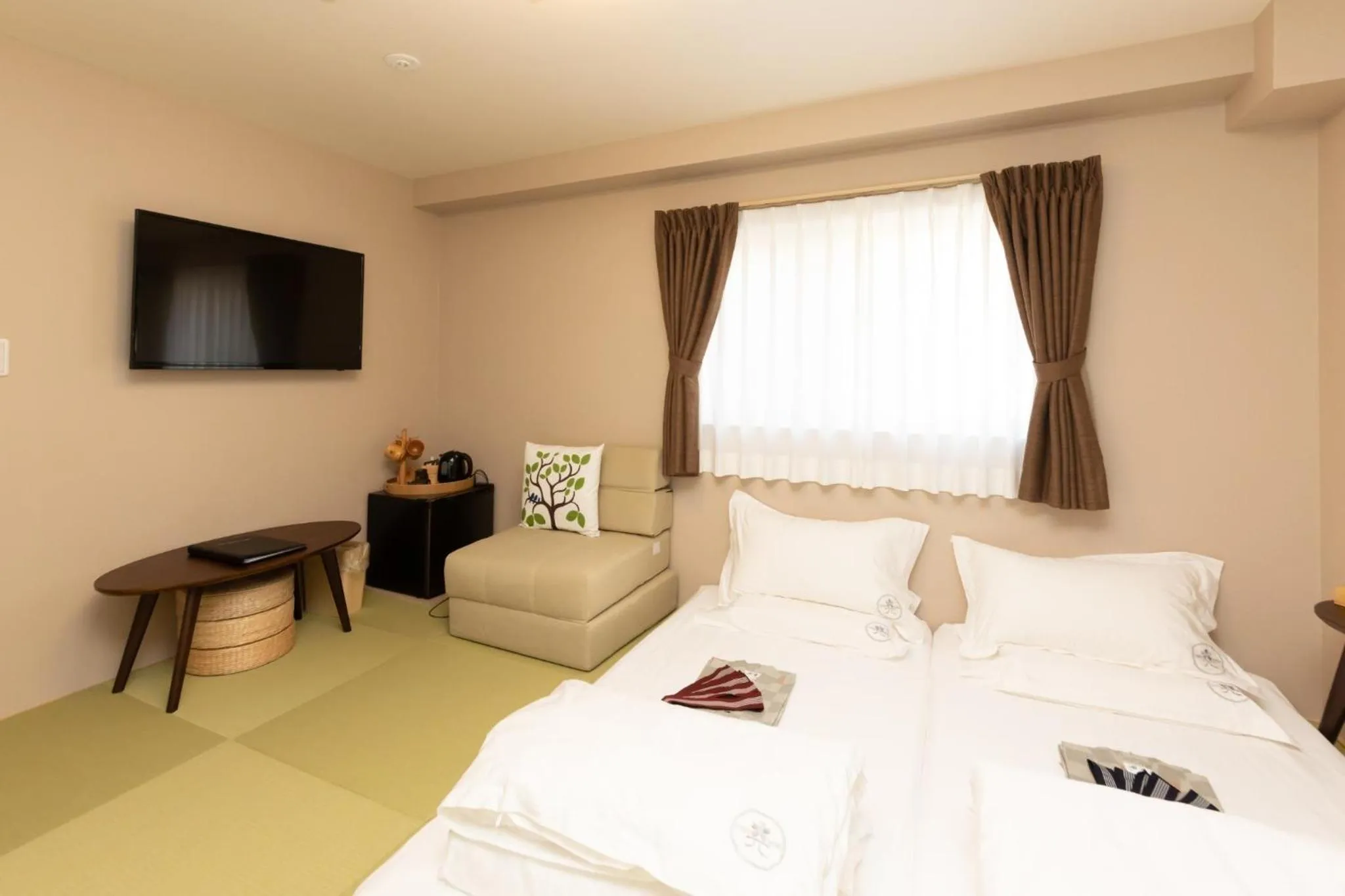 Bed in Light Hotel - Vacation STAY 17218v