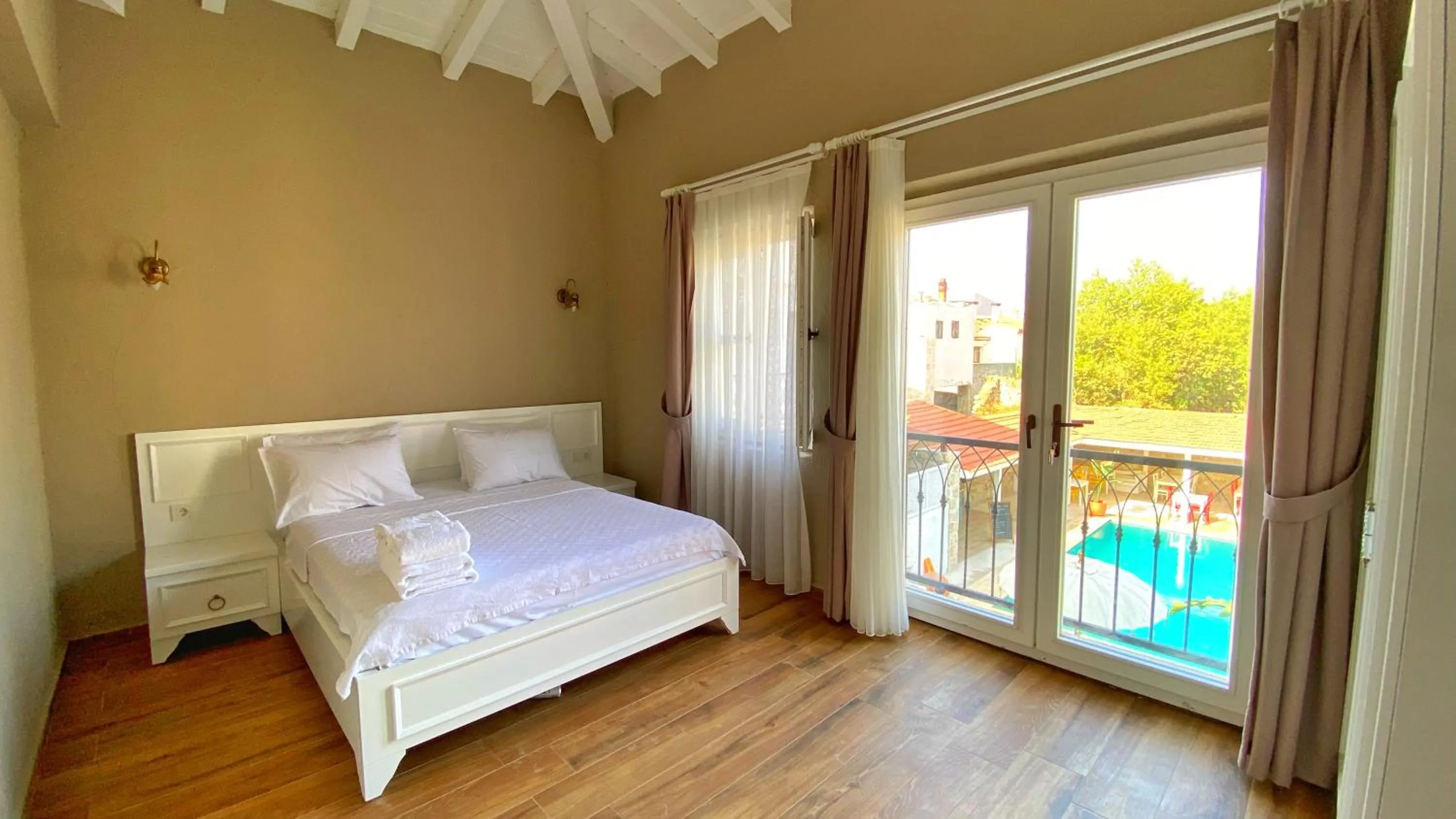 Photo of the whole room, Bed in Jardin d'Azur Alaçatı