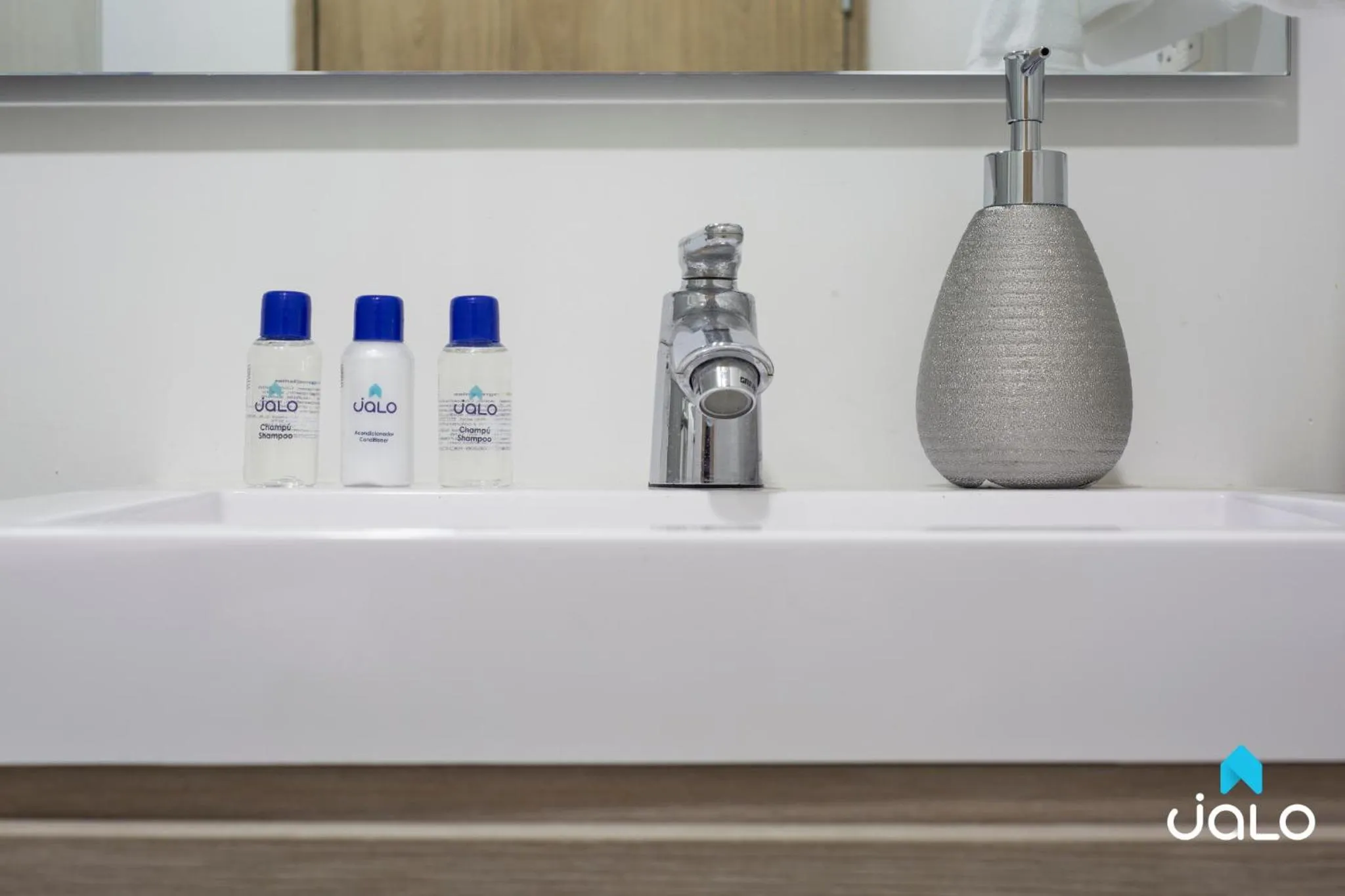 Bathroom in Torre Acqua Lofts - Downtown Bogota By Jalo