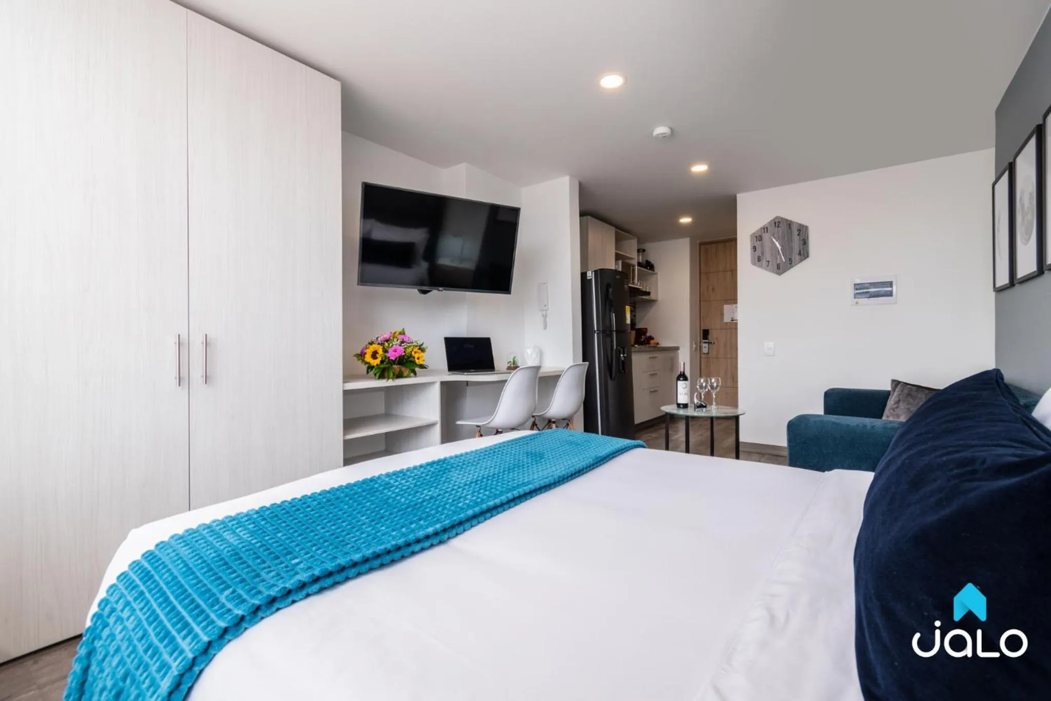 Bed in Torre Acqua Lofts - Downtown Bogota By Jalo