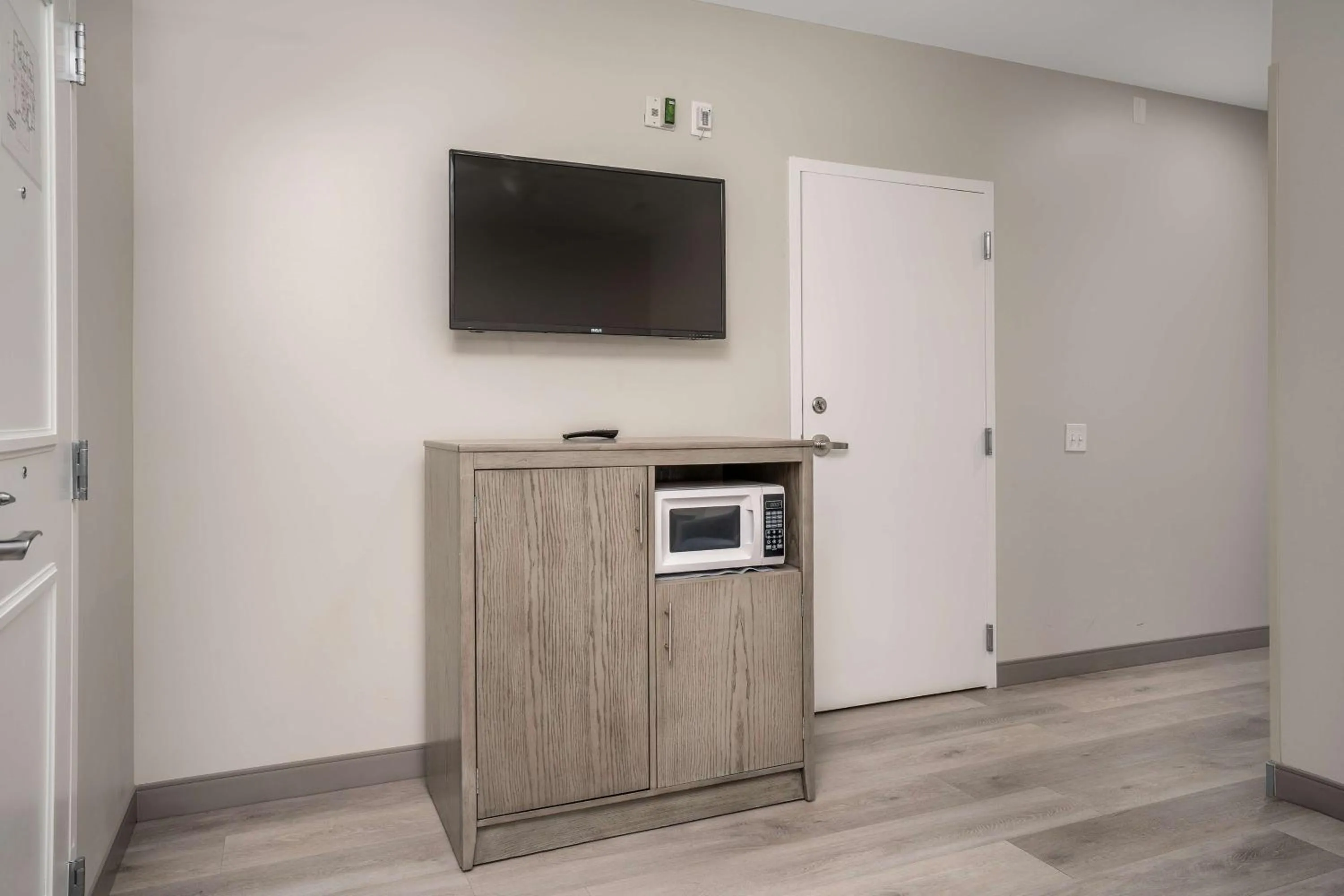 Photo of the whole room in Lighthouse Suites - Best Western Signature Collection