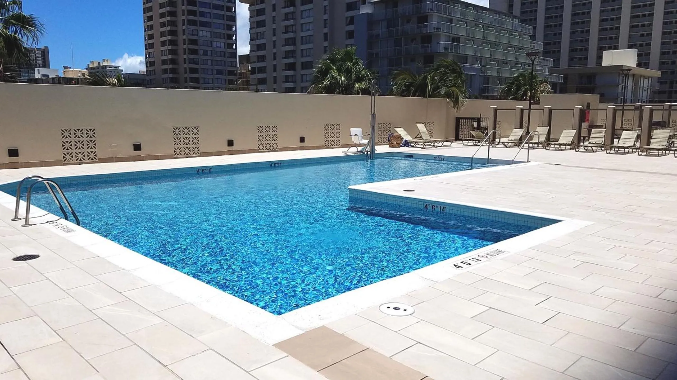 Property building in Waikiki Kuhio 1-bedrm Apt, Ocean view, Free Parking & Wifi