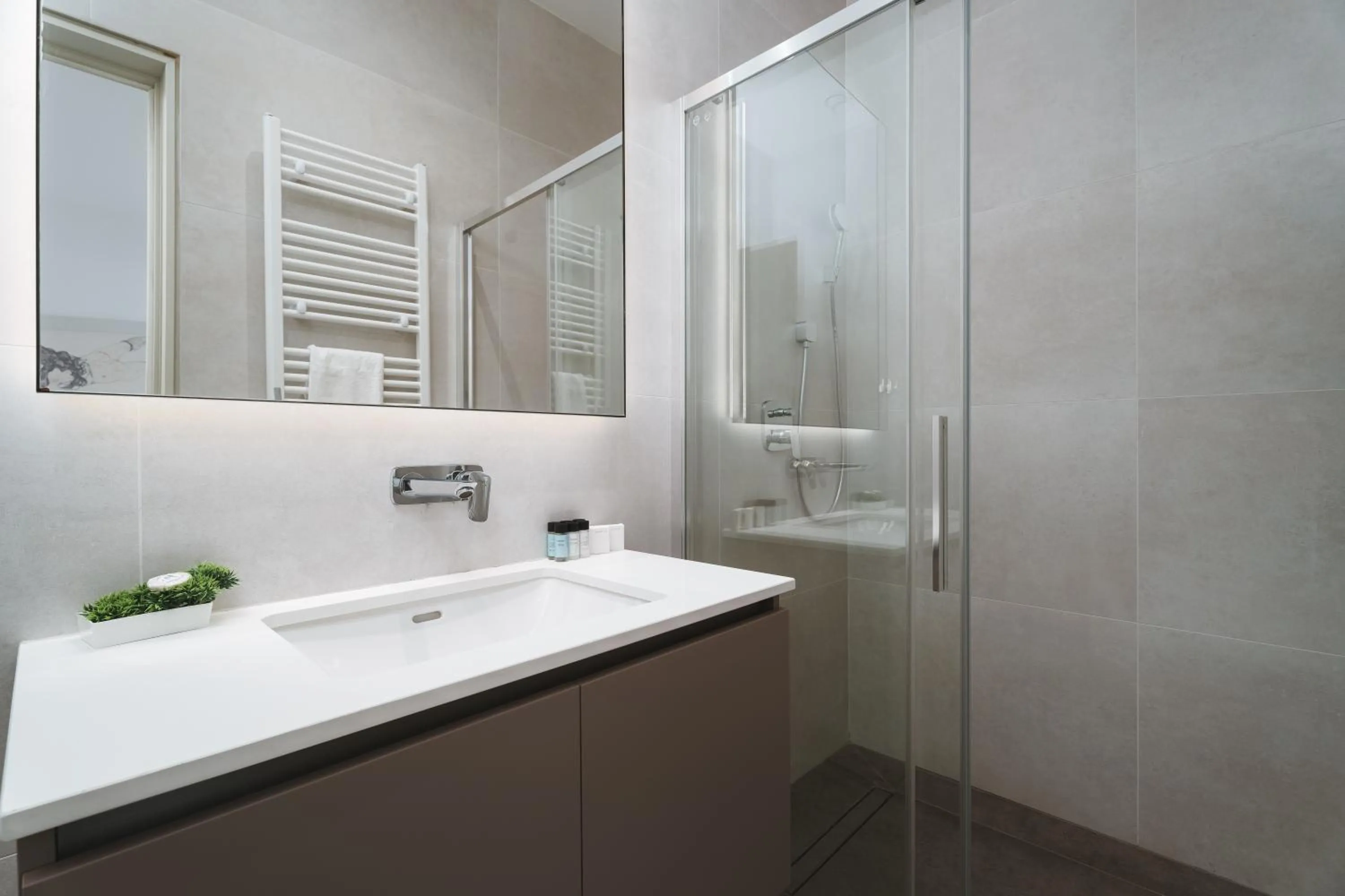 Shower in Periyiali Konnos Villas Beach Resort