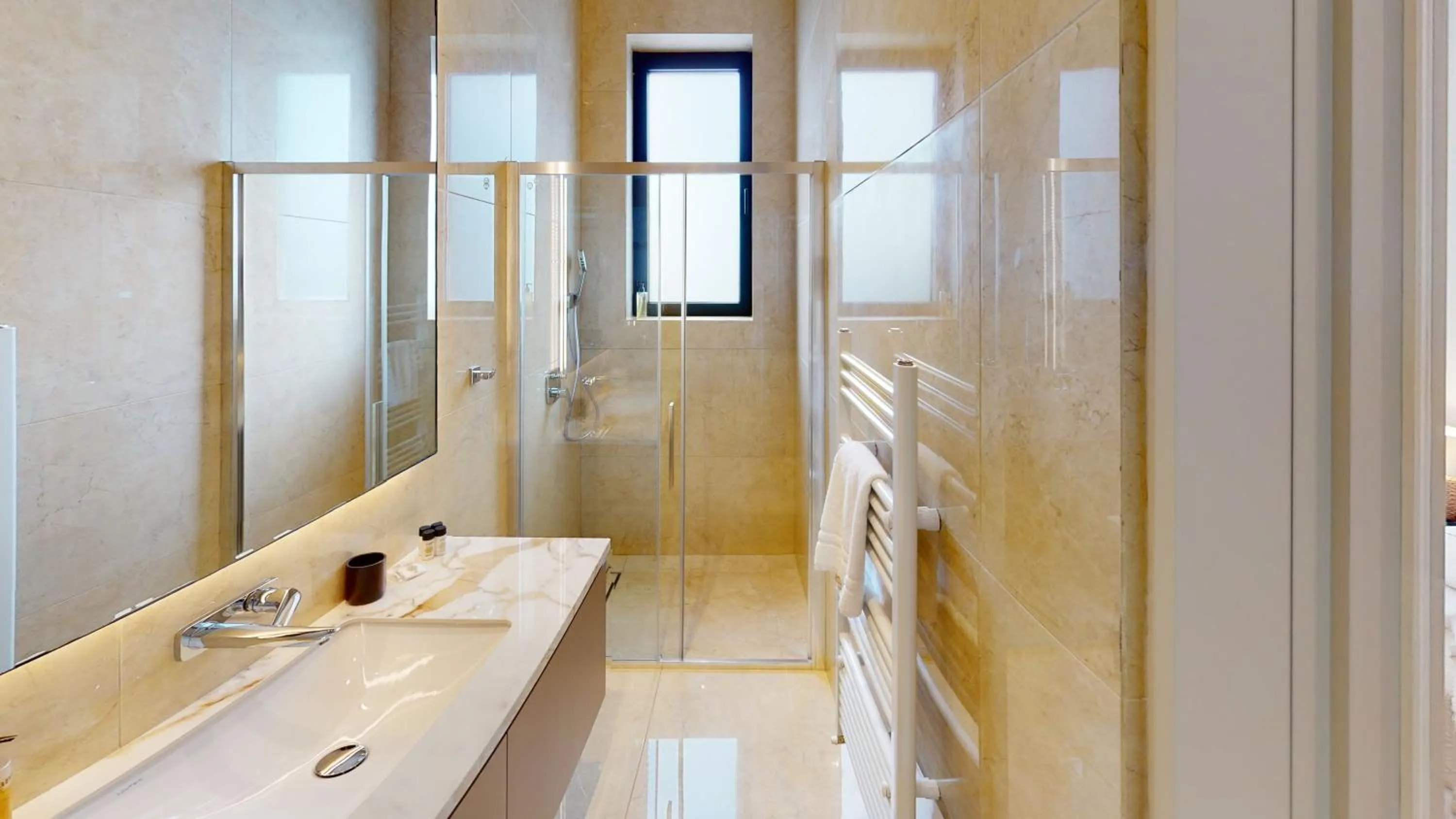 Toilet in Periyiali Konnos Villas Beach Resort