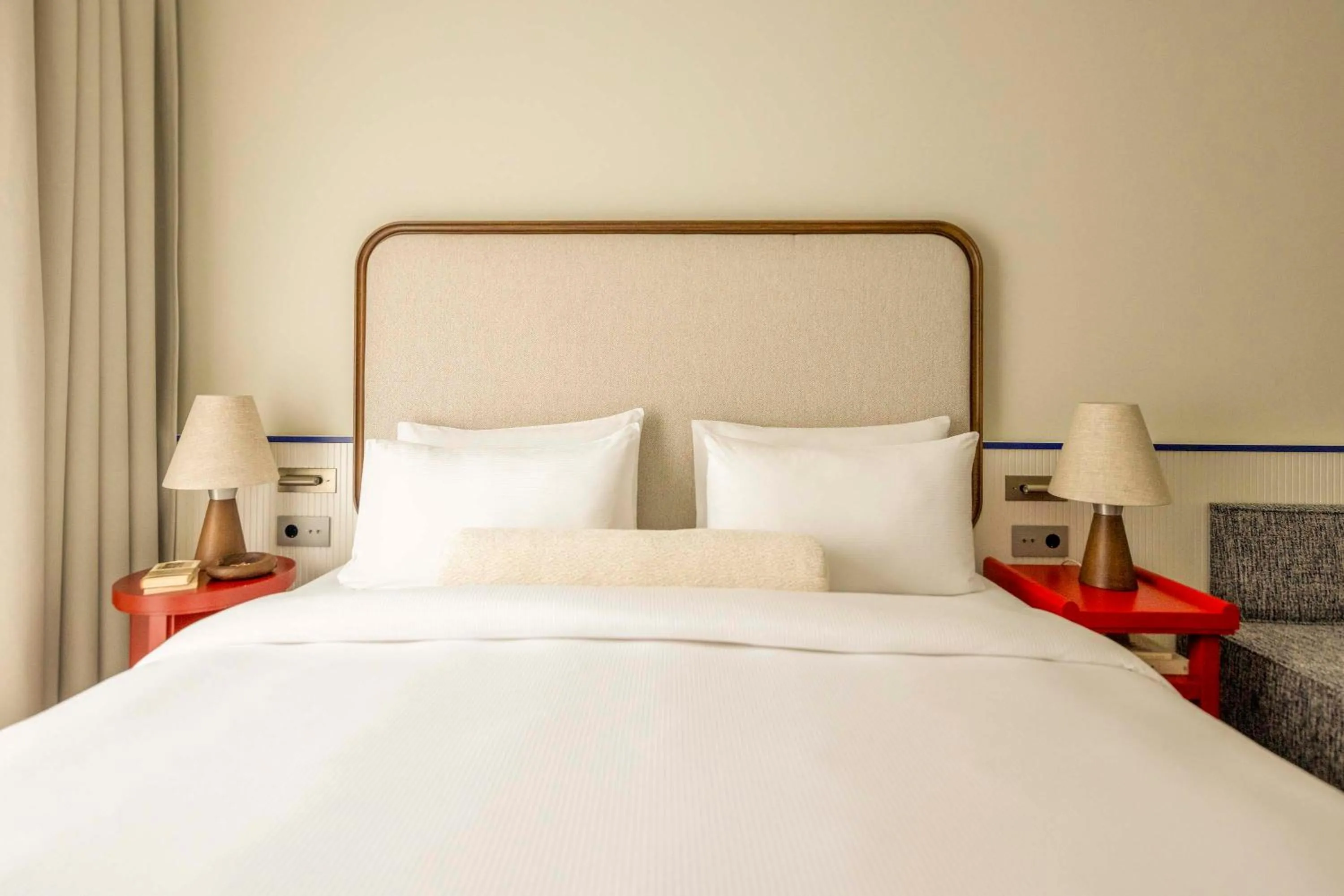 Bedroom, Bed in Miiro Spittelberg NEW OPENING