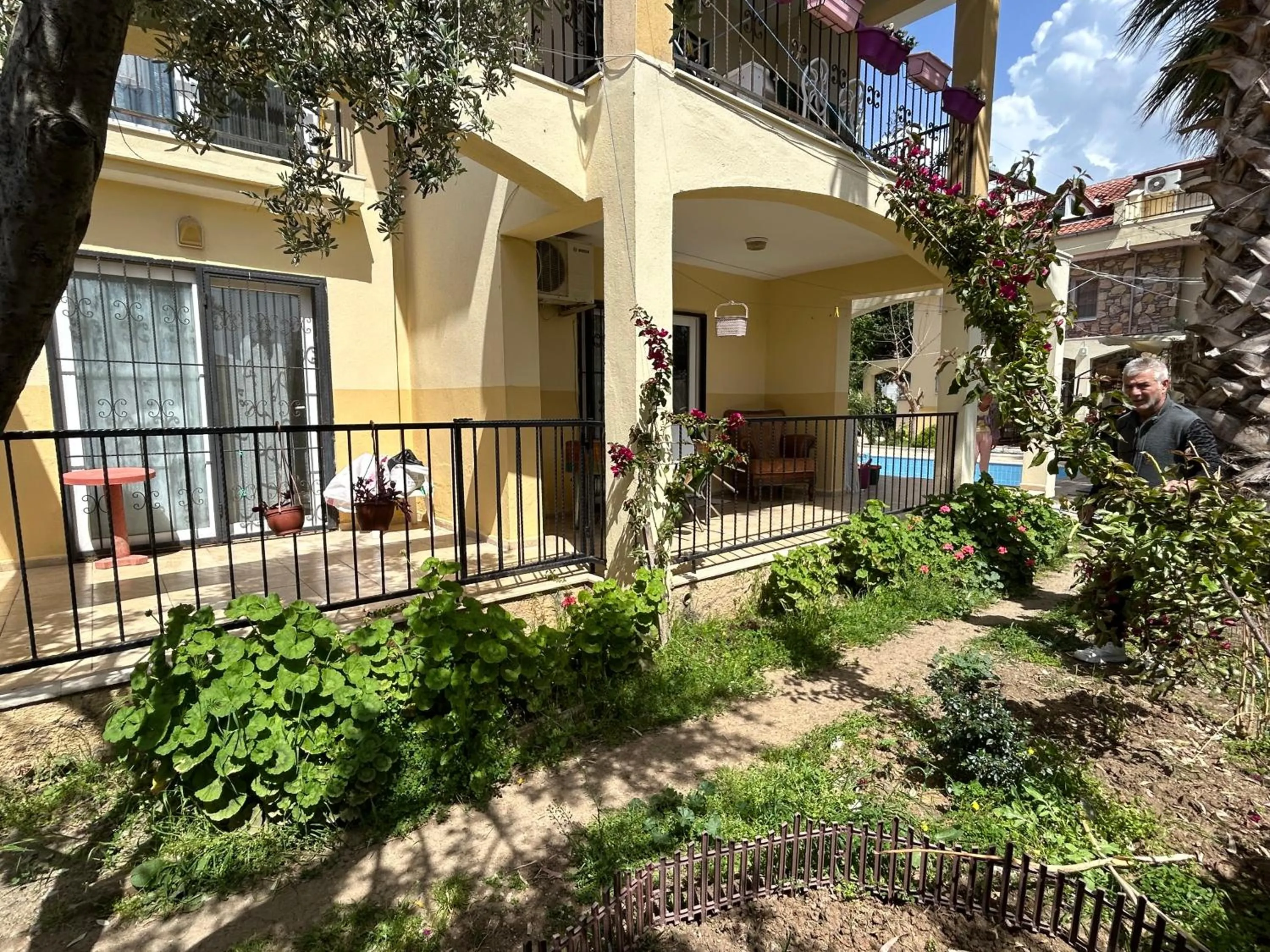 Property building in çileks apart otel