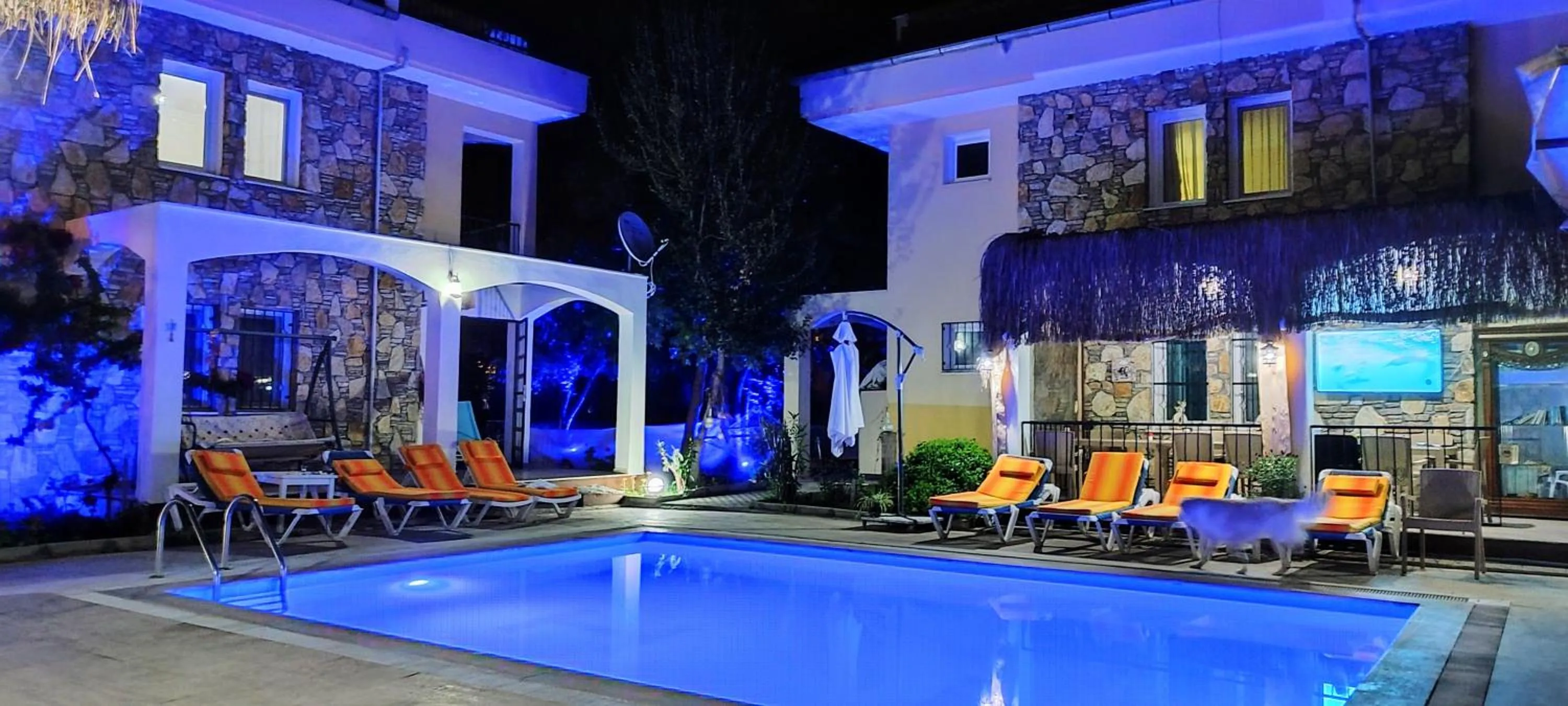 Swimming pool in çileks apart otel