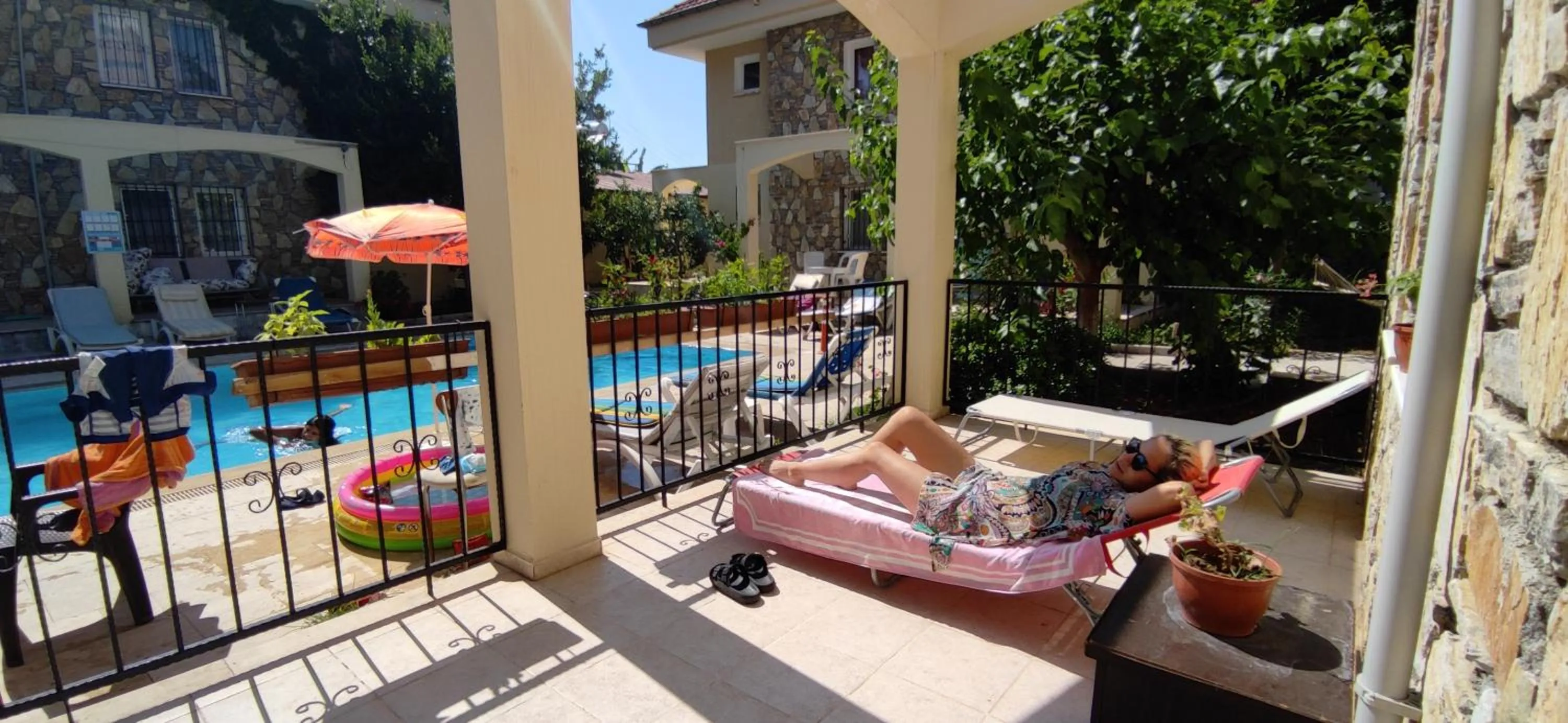 Patio in çileks apart otel