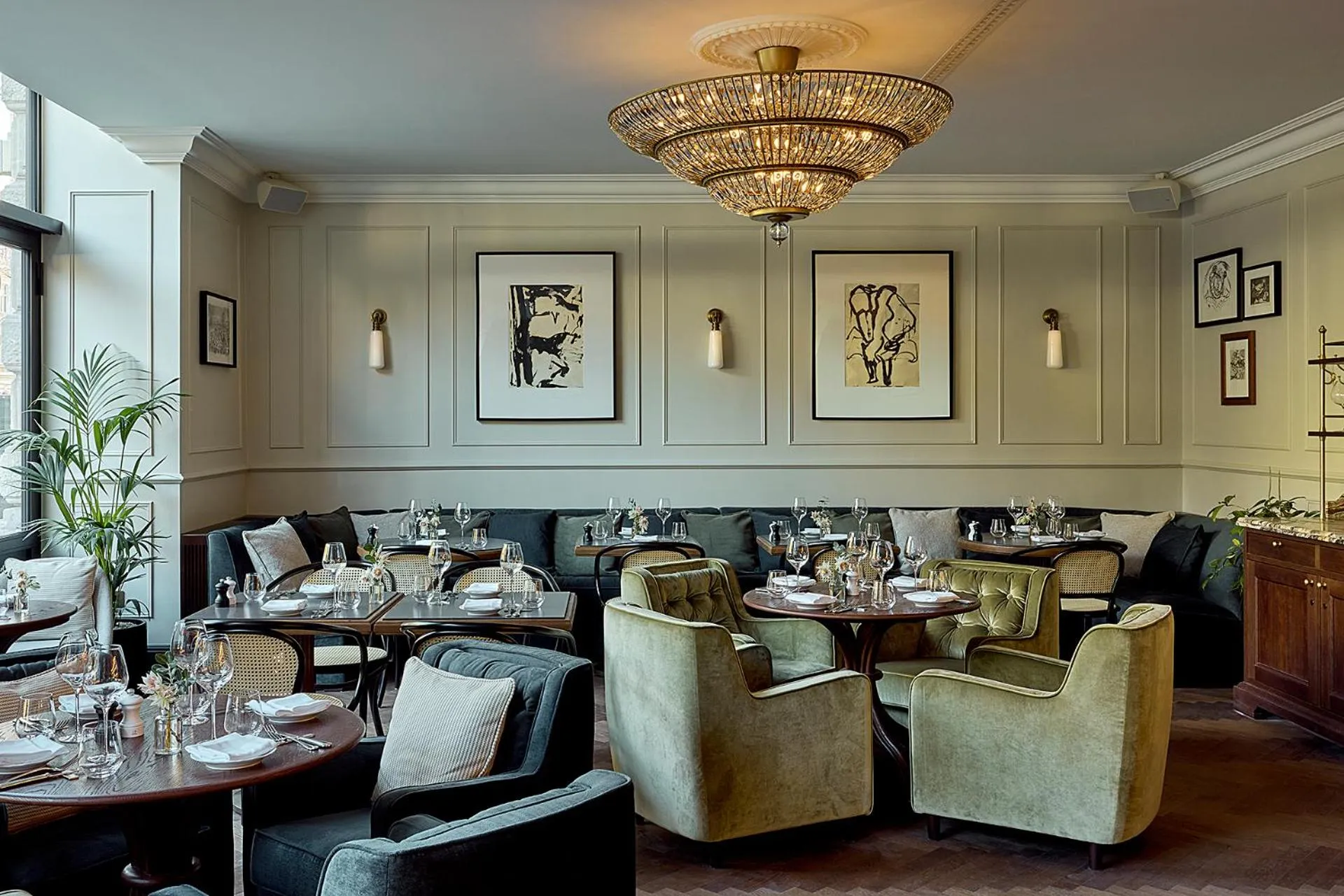 Restaurant/places to eat in Miiro Palais Rudolf NEW OPENING