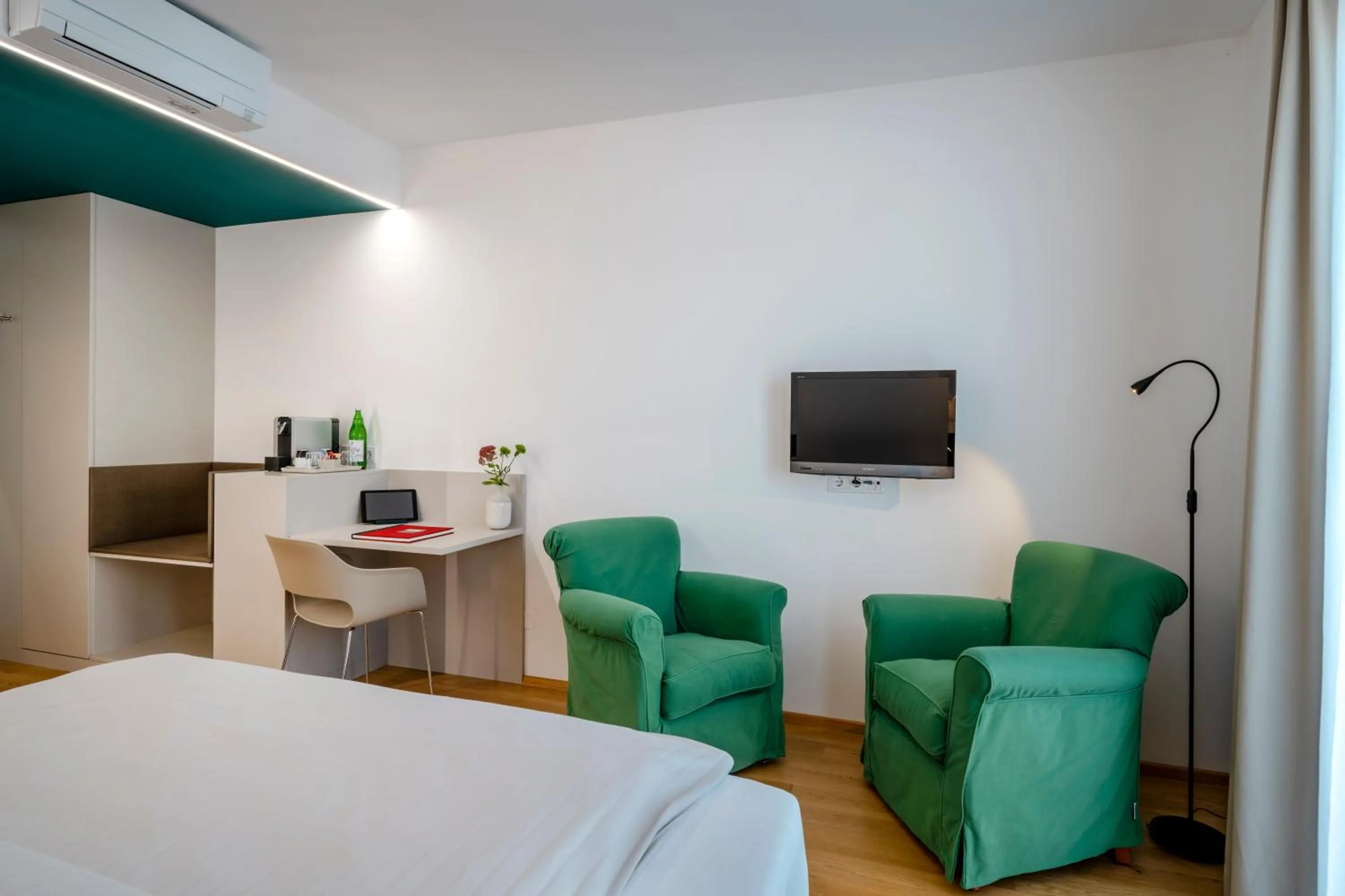 Seating area, Bed in Boutique Hotel Hauser