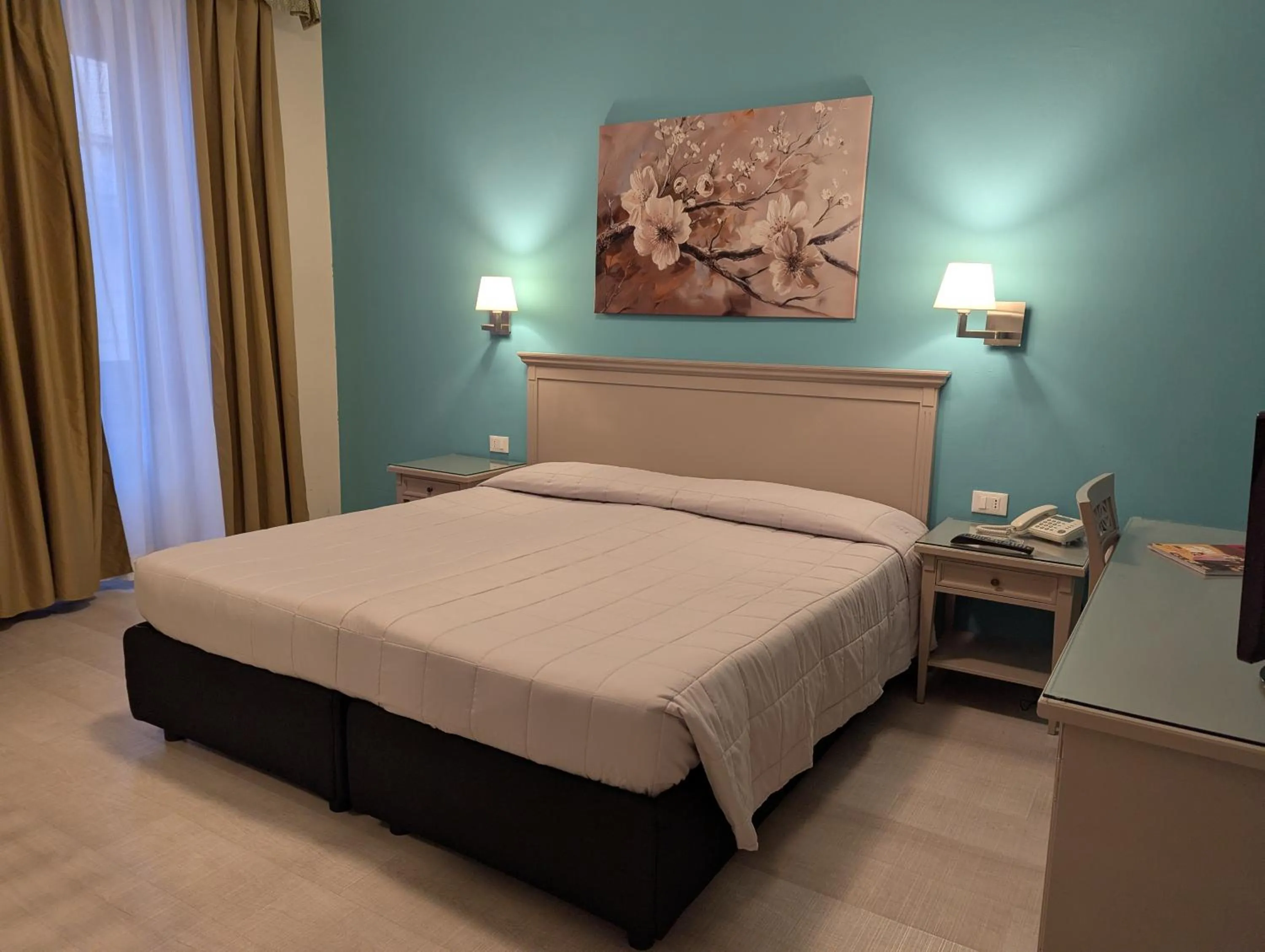 Bed in Hotel Bristol