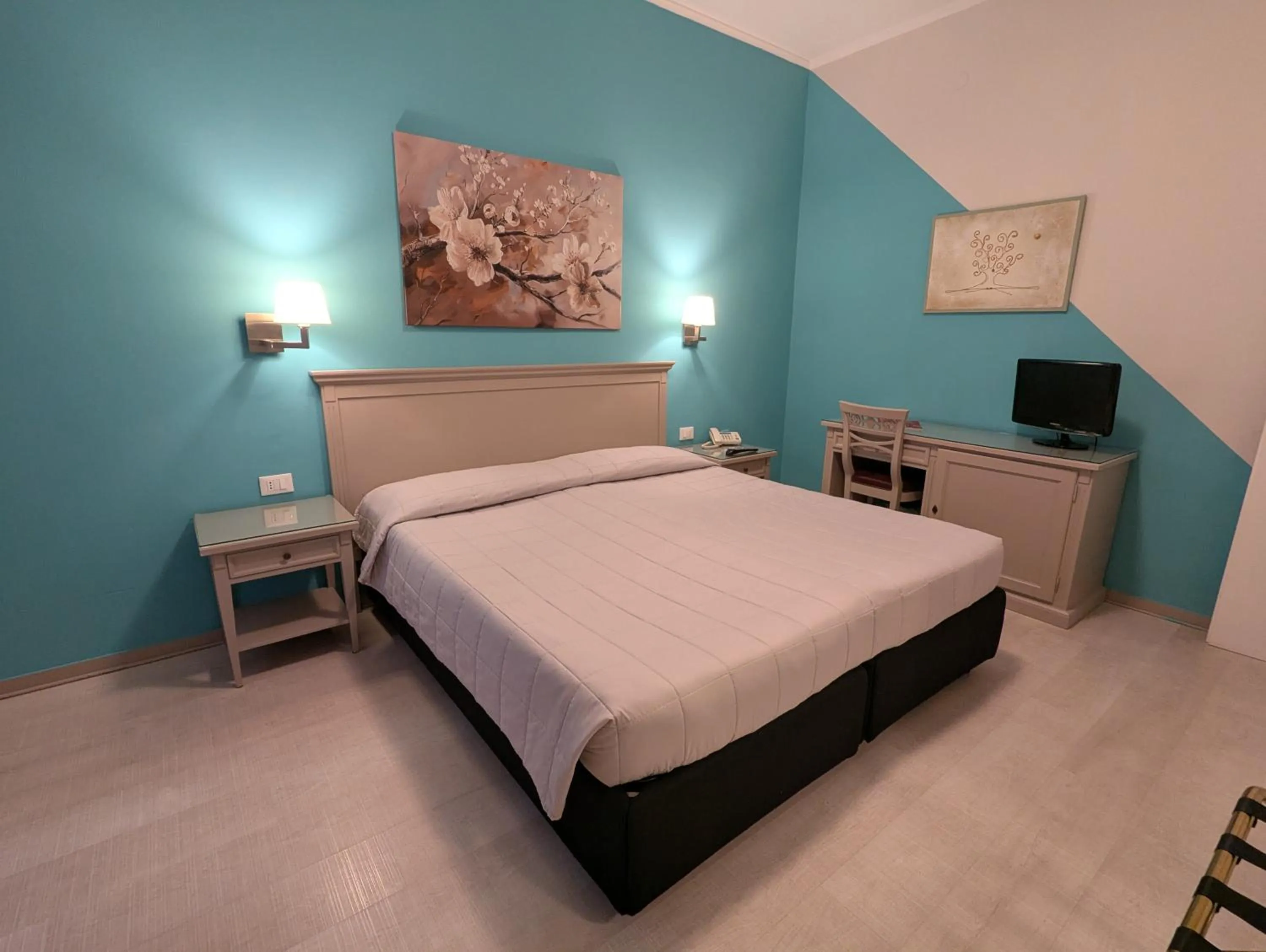 wedding, Bed in Hotel Bristol