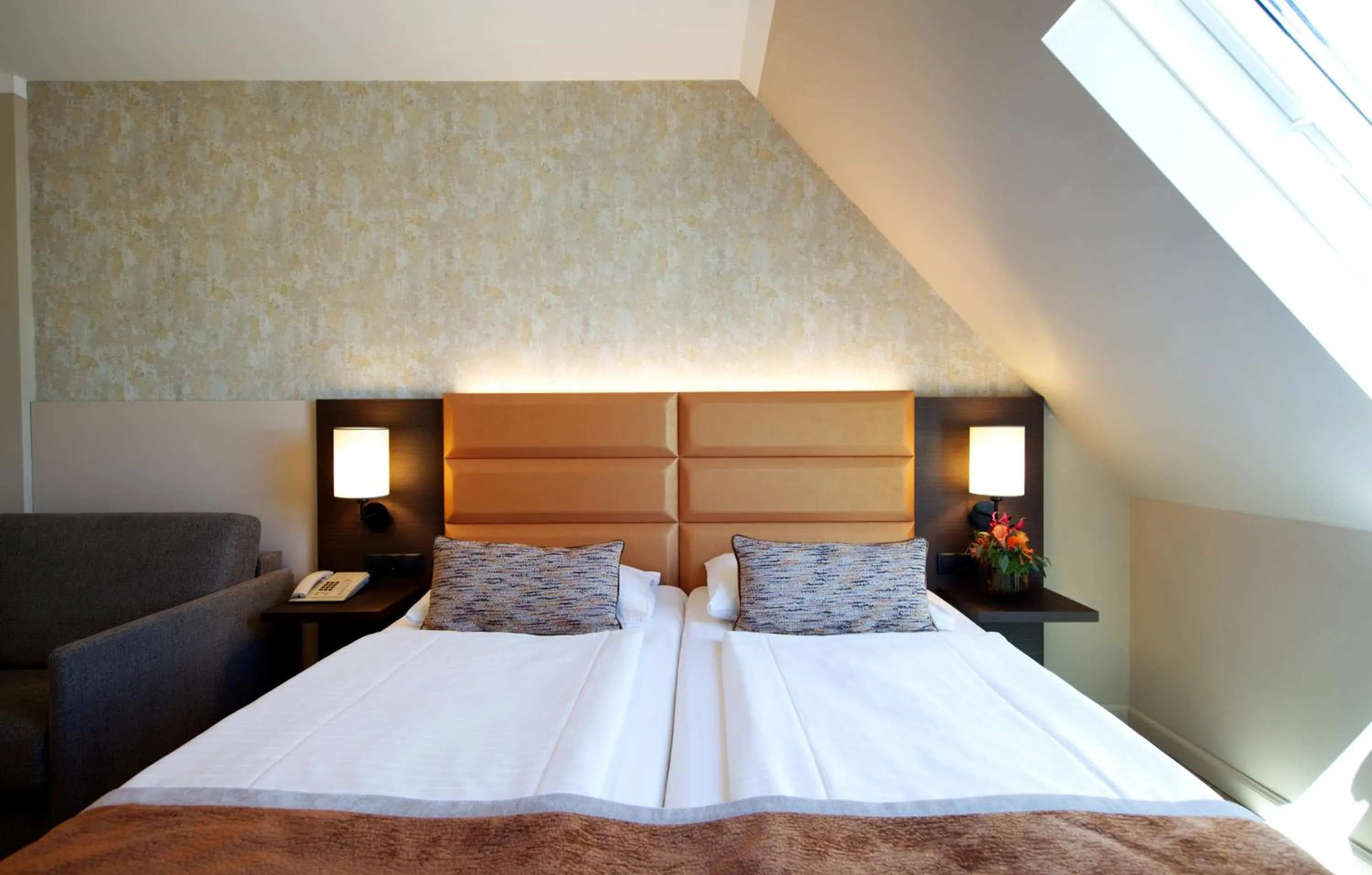 Bed in Drei Kronen Hotel Wien City