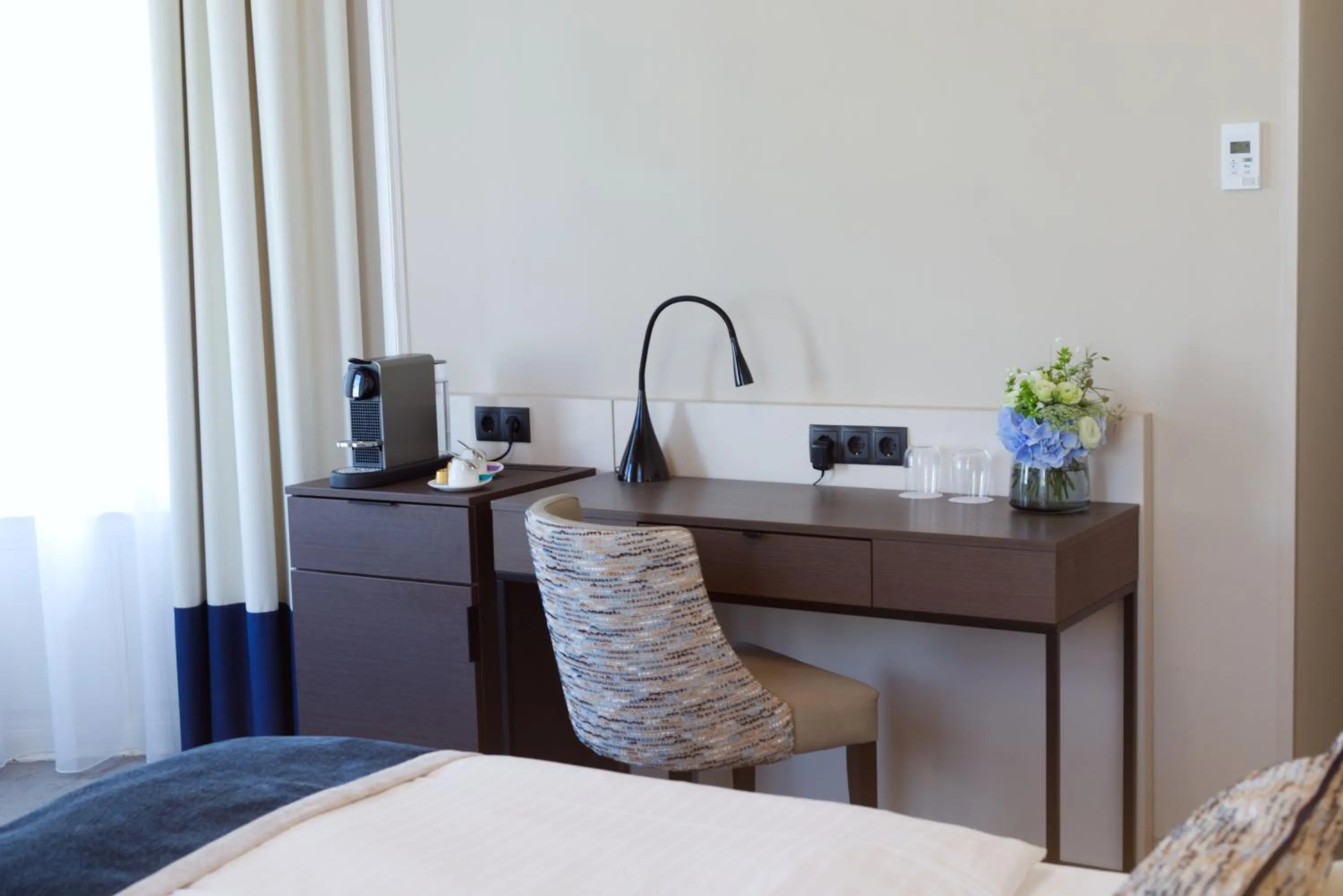 Seating area, Bed in Drei Kronen Hotel Wien City