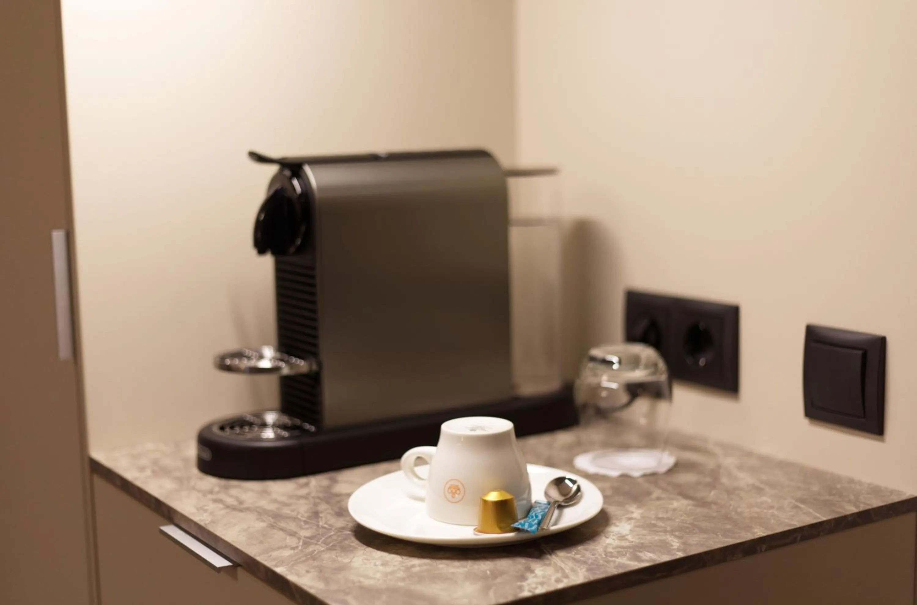 Coffee/tea facilities in Drei Kronen Hotel Wien City