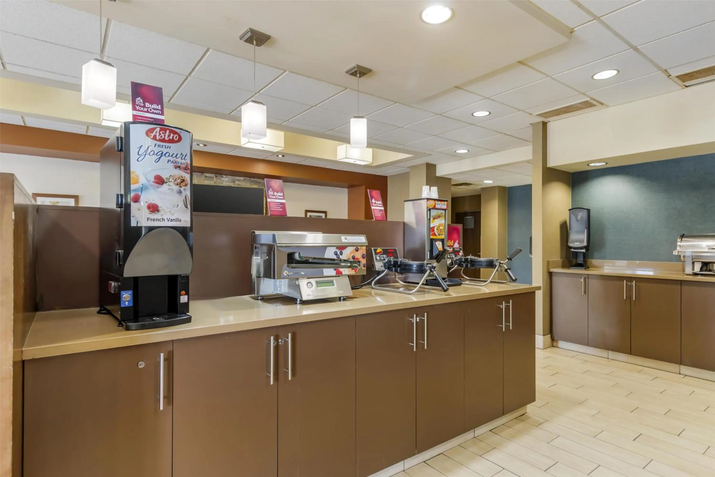 Breakfast in Best Western Plus Winnipeg West