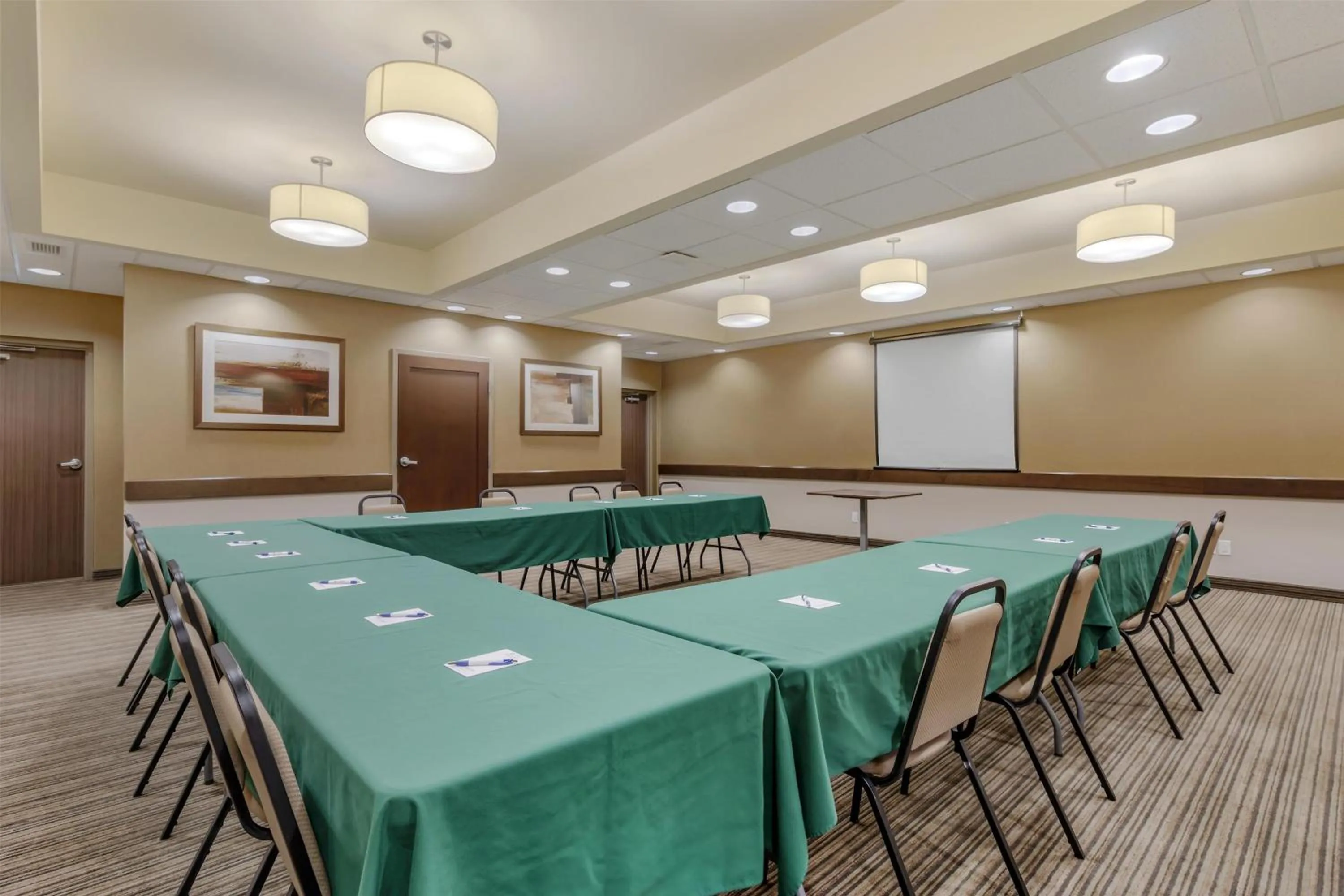 Meeting/conference room in Best Western Plus Winnipeg West