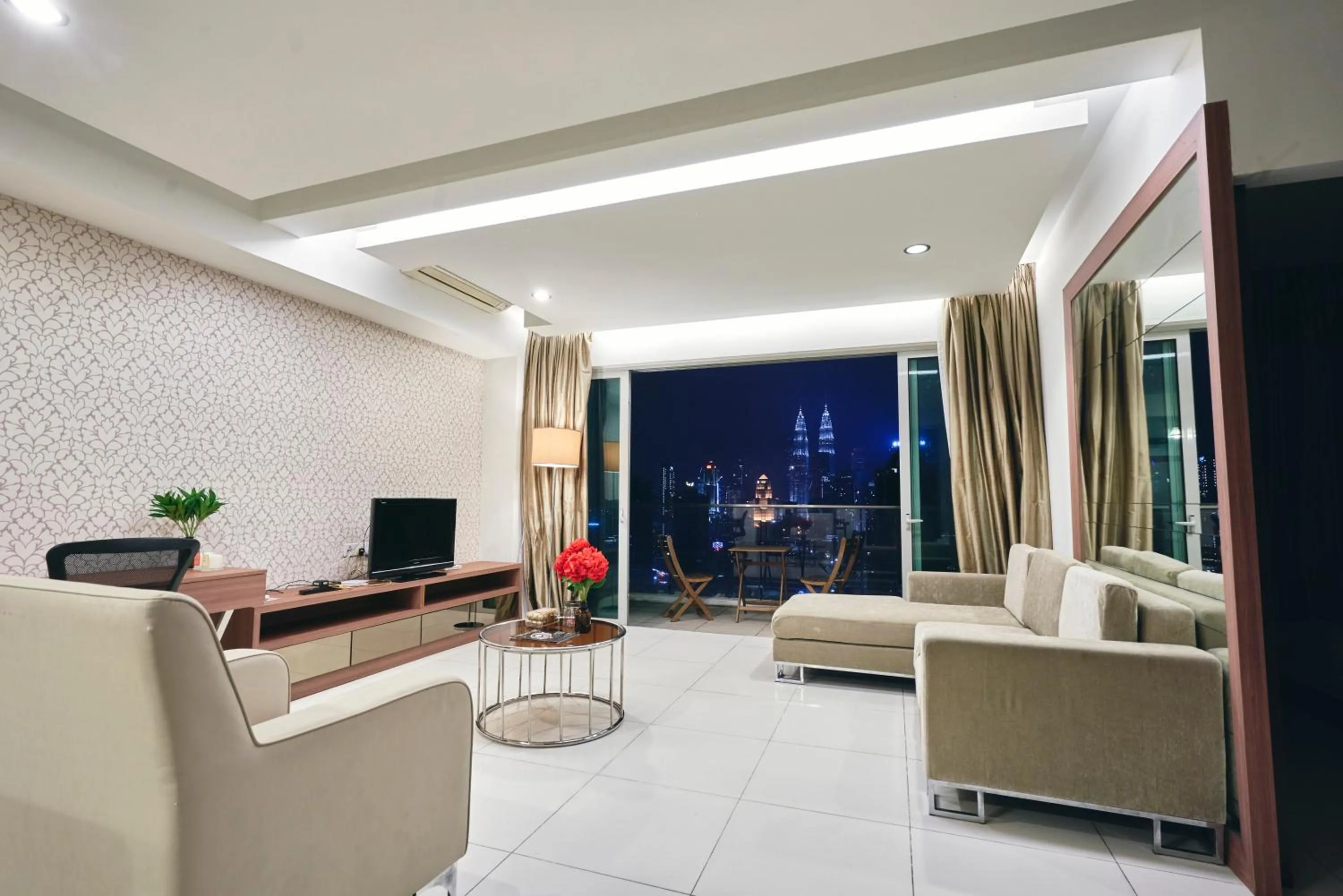 Wonderful KLCC View at Regalia Suites