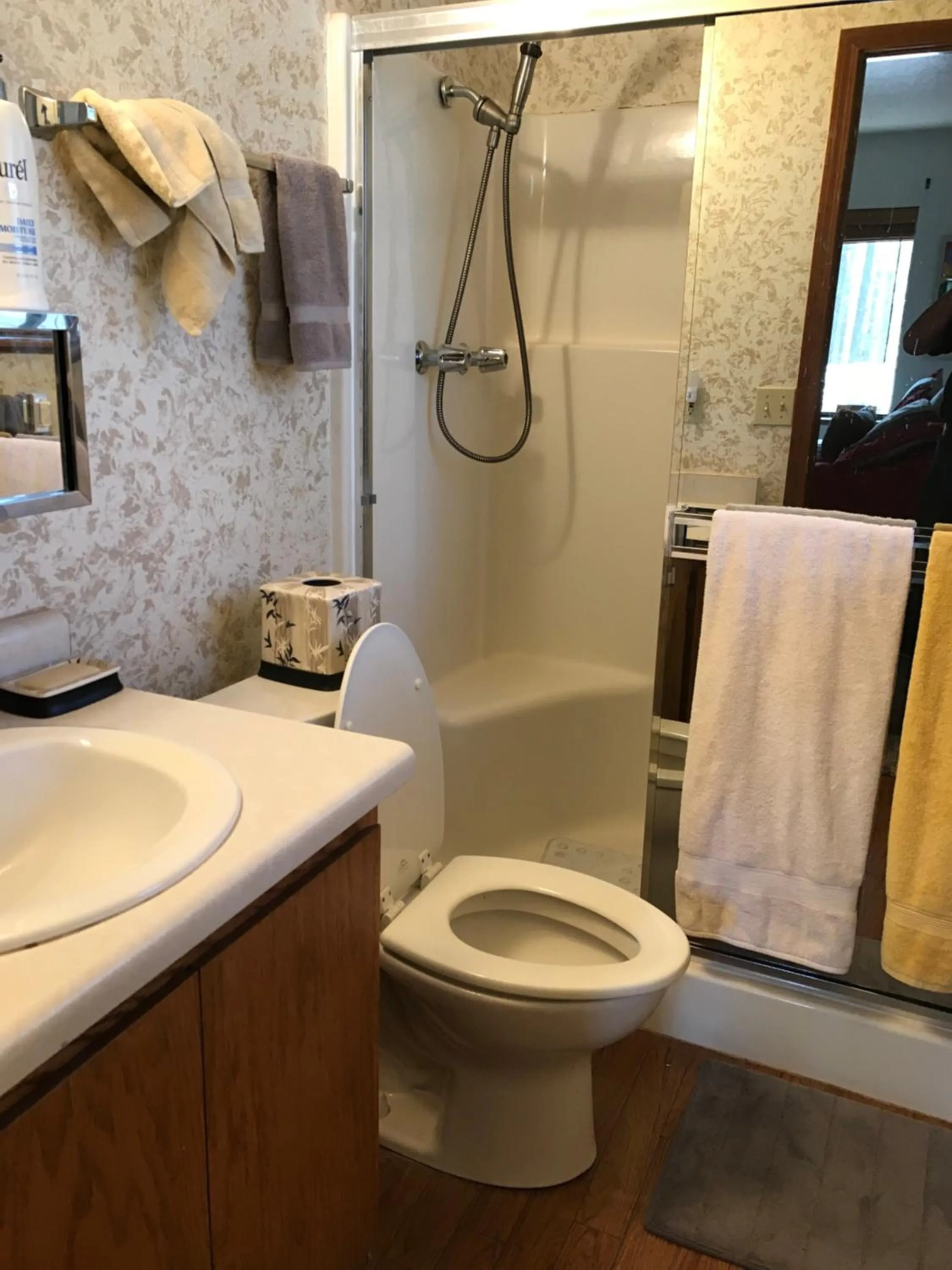 Bathroom in Grand Canyon Cottage at Historic Wrigley Ranch with Horseback Riding & Hiking