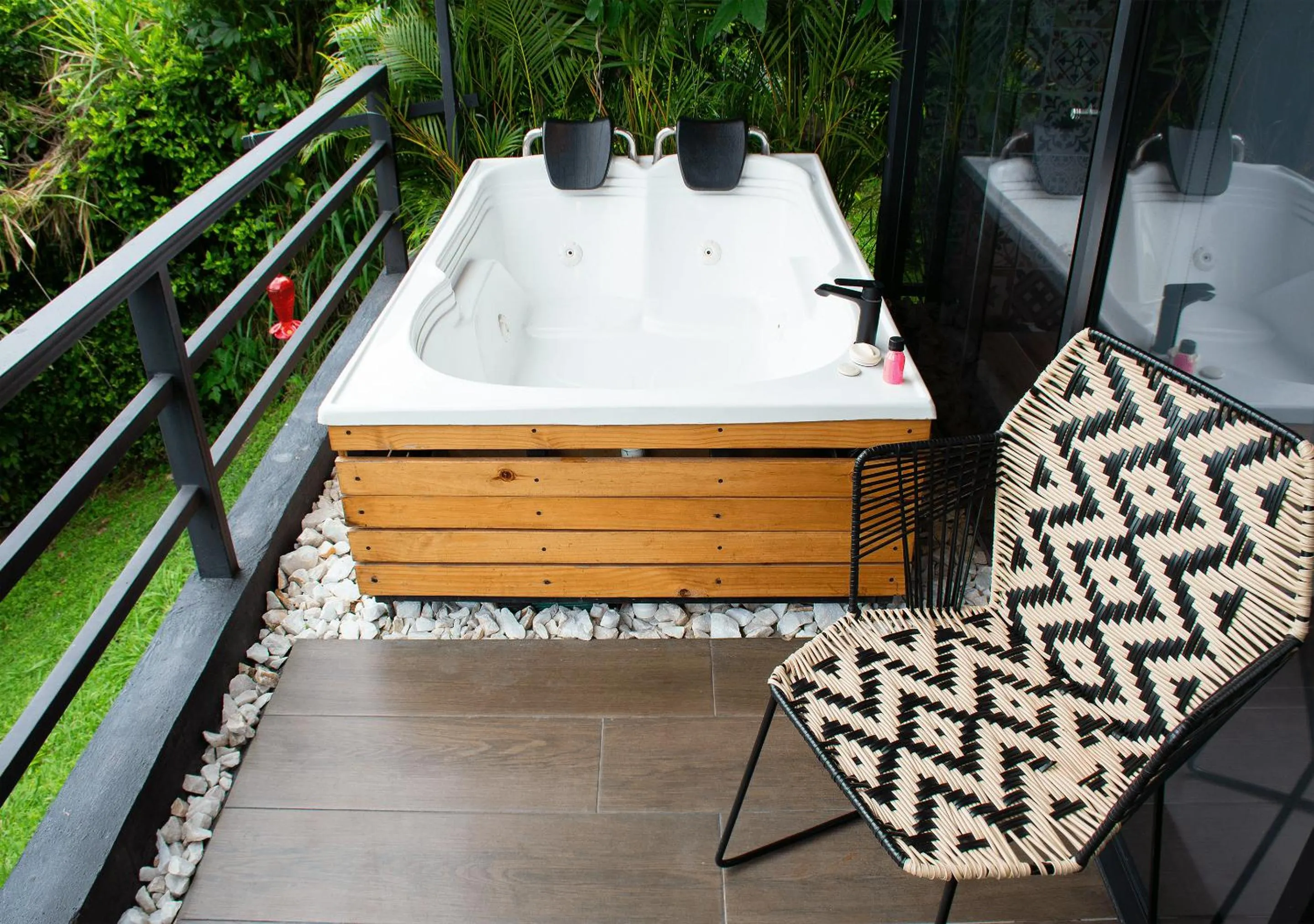 Open Air Bath in Panorama Pueblo Tapao