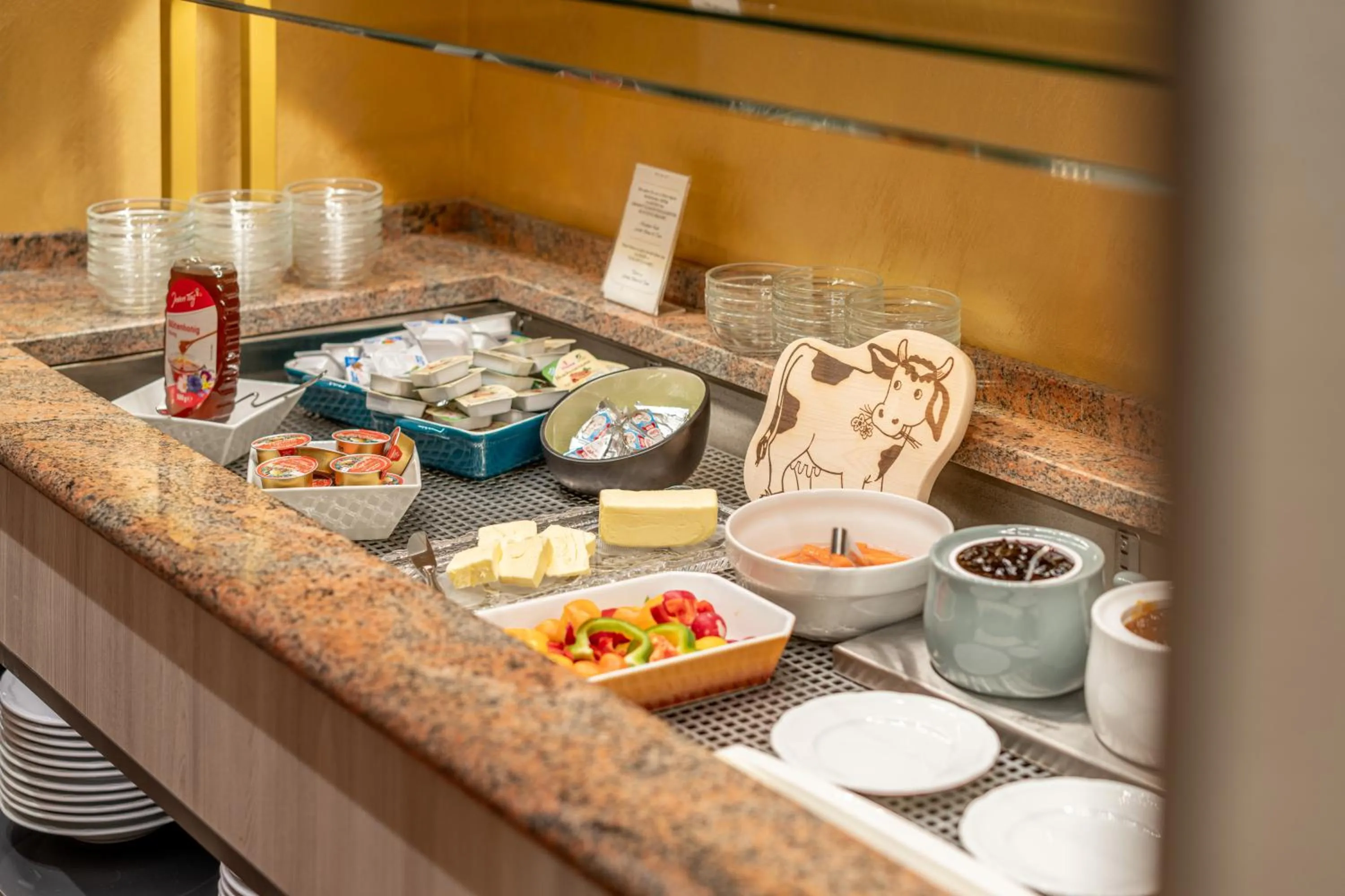 Food and drinks in Hotel Neue Post I self check-in