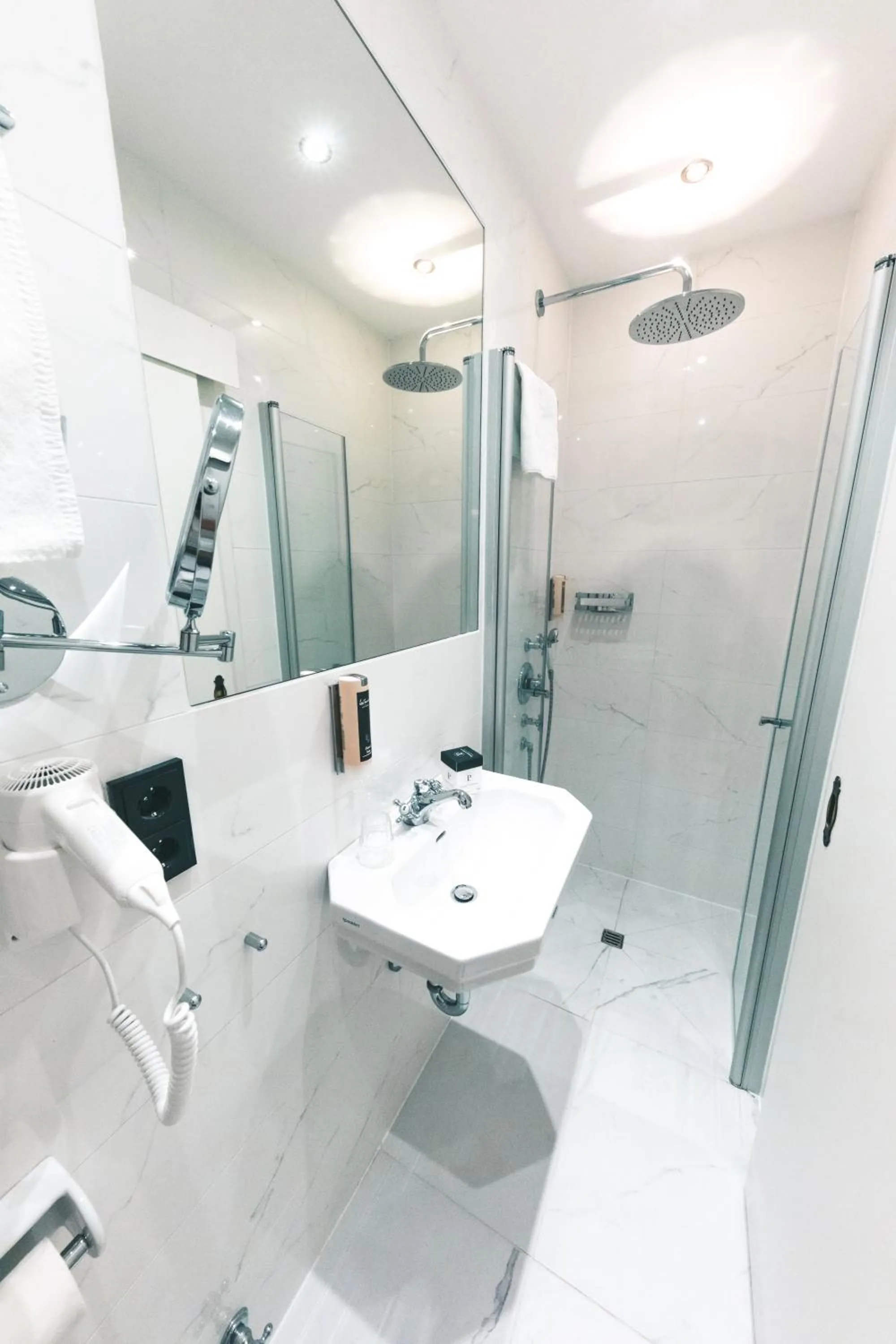 Shower in Altstadthotel Kasererbräu