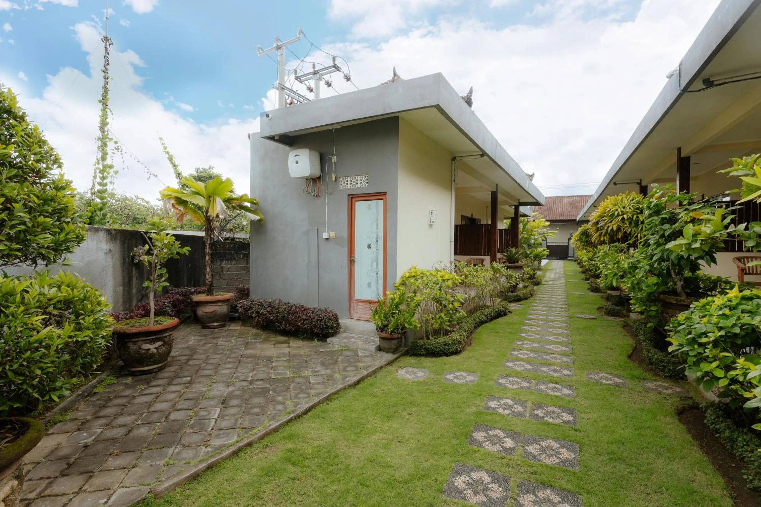 Garden in BUBU CANGGU Guesthouse