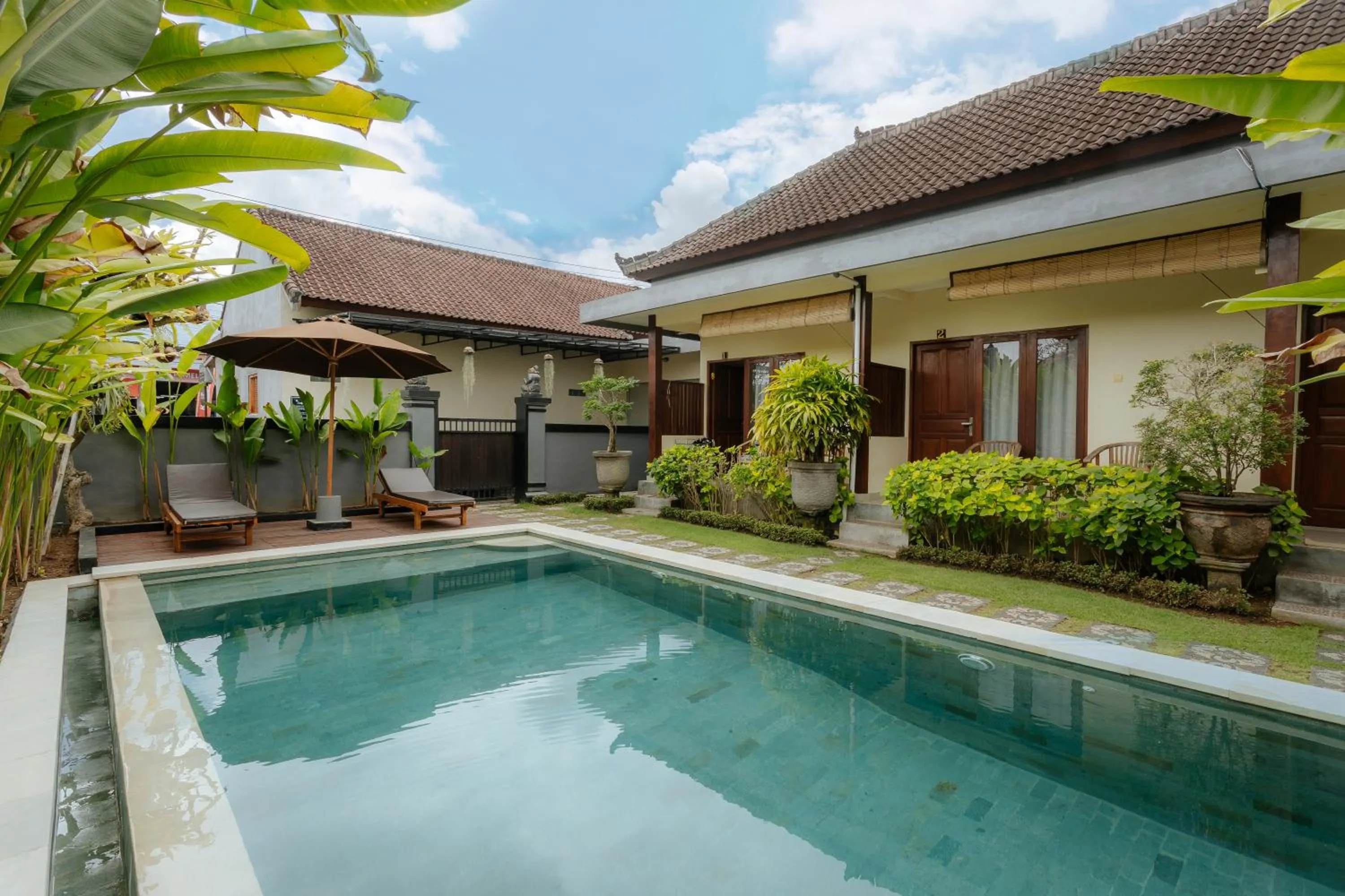 Swimming pool in BUBU CANGGU Guesthouse