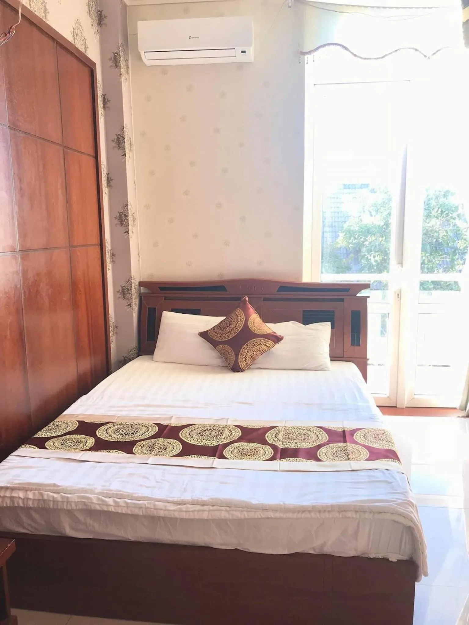 Bed in Hoàng Anh hotel