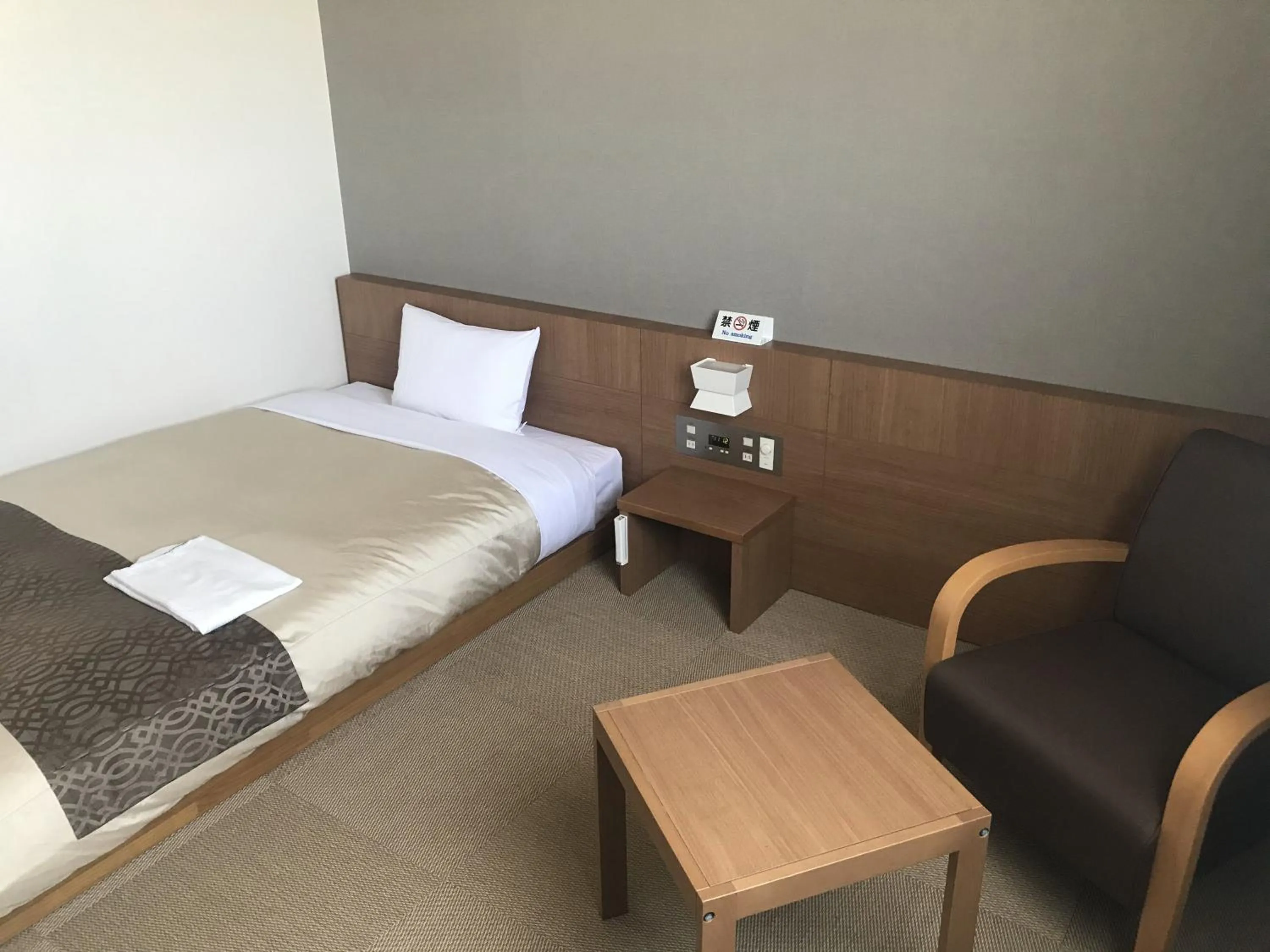 Photo of the whole room, Bed in Sunrise Choshi