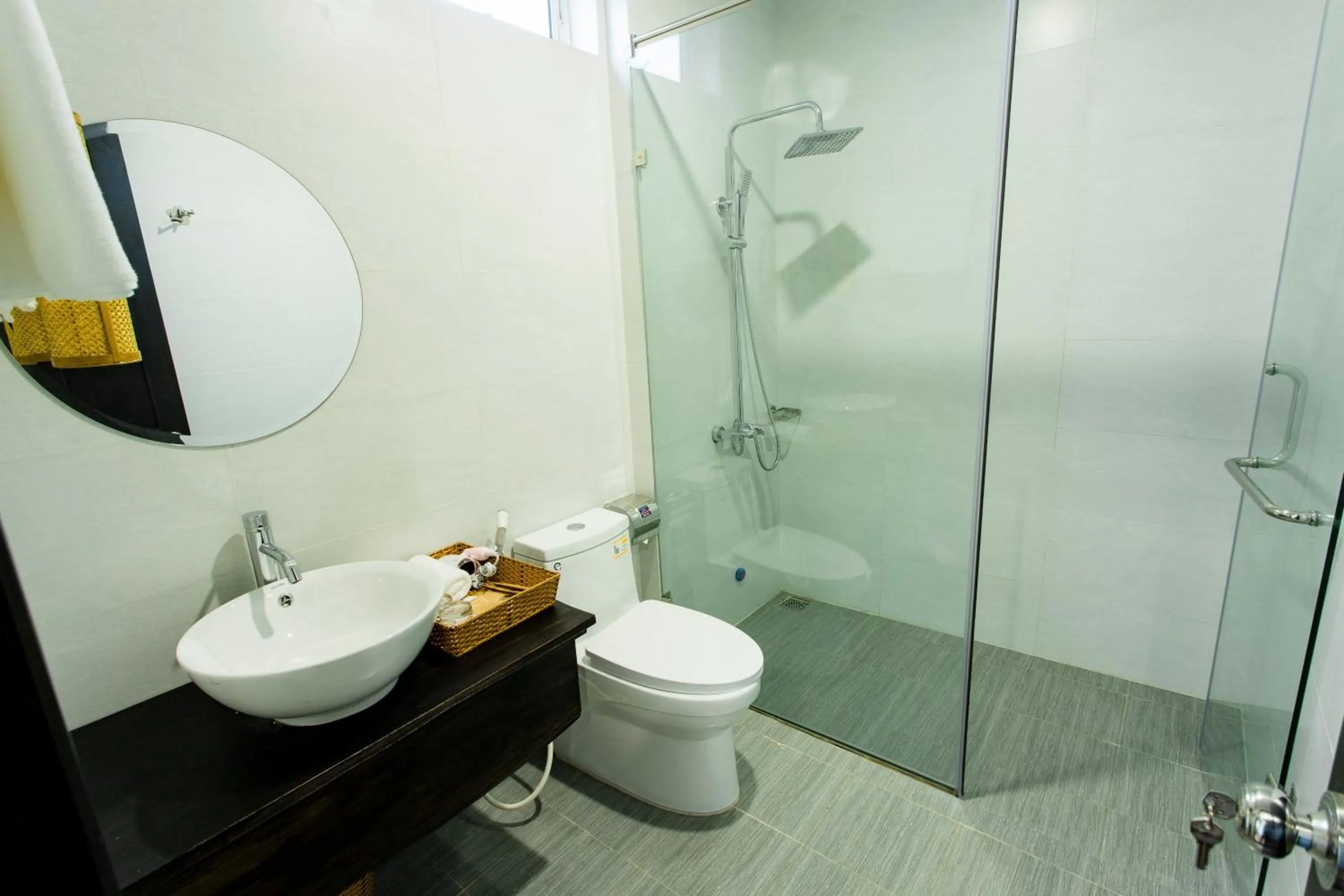 Toilet in Life Boutique Hotel