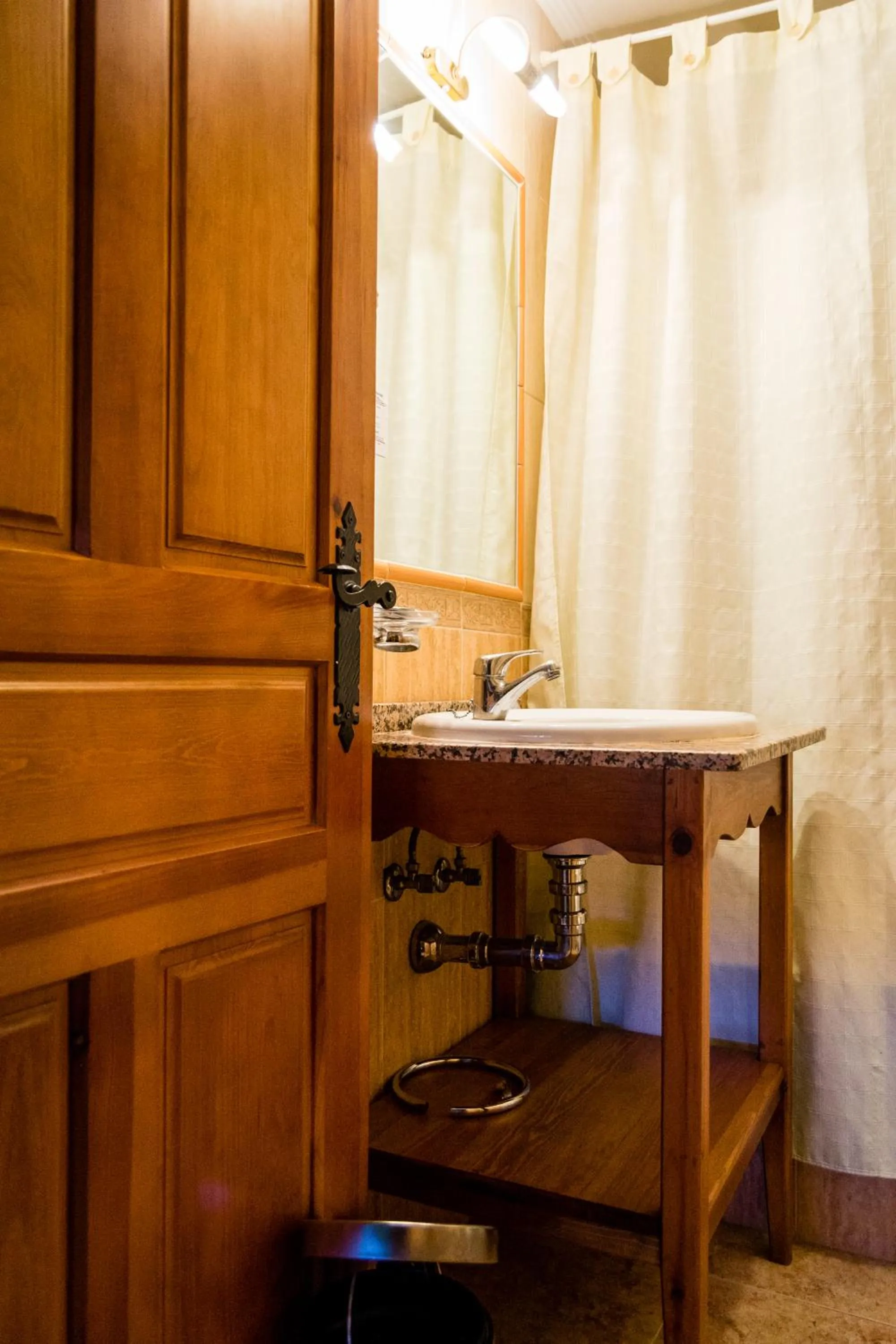 El Roble Hotel Restaurante