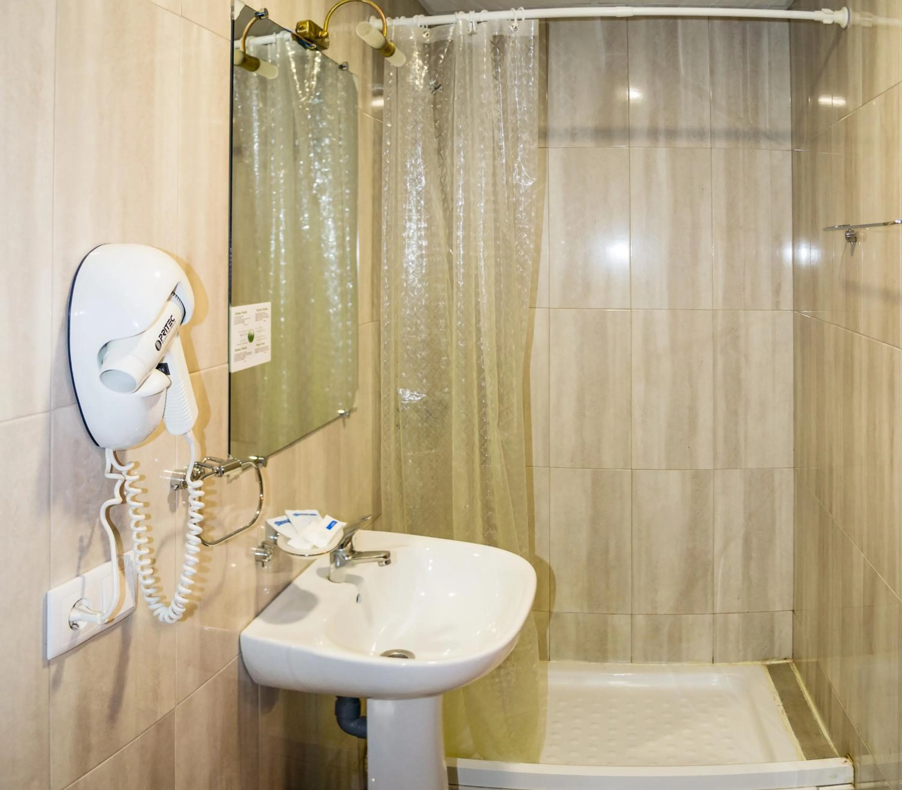 El Roble Hotel Restaurante